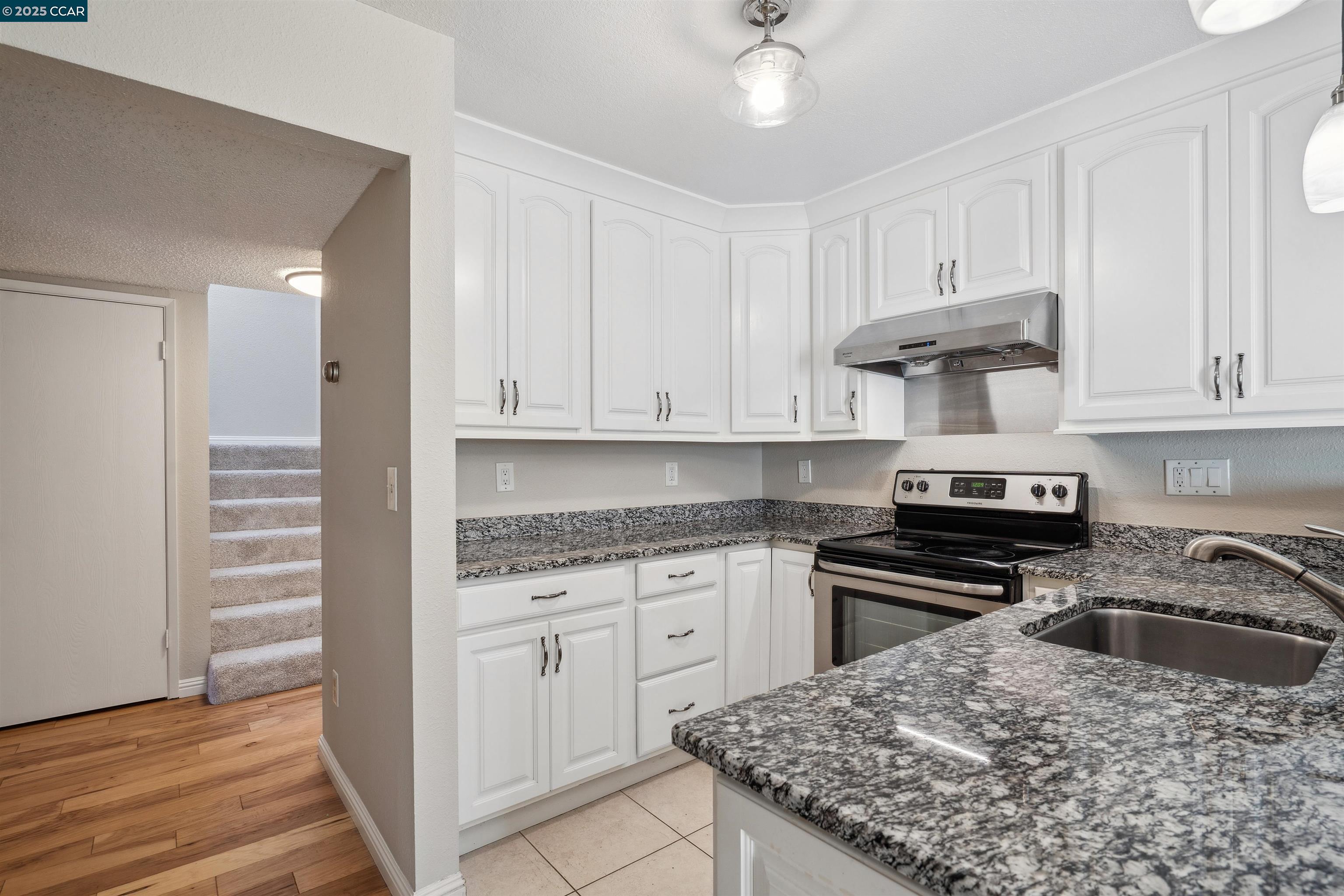Photo #10: 41085491 Listing: Photo #10