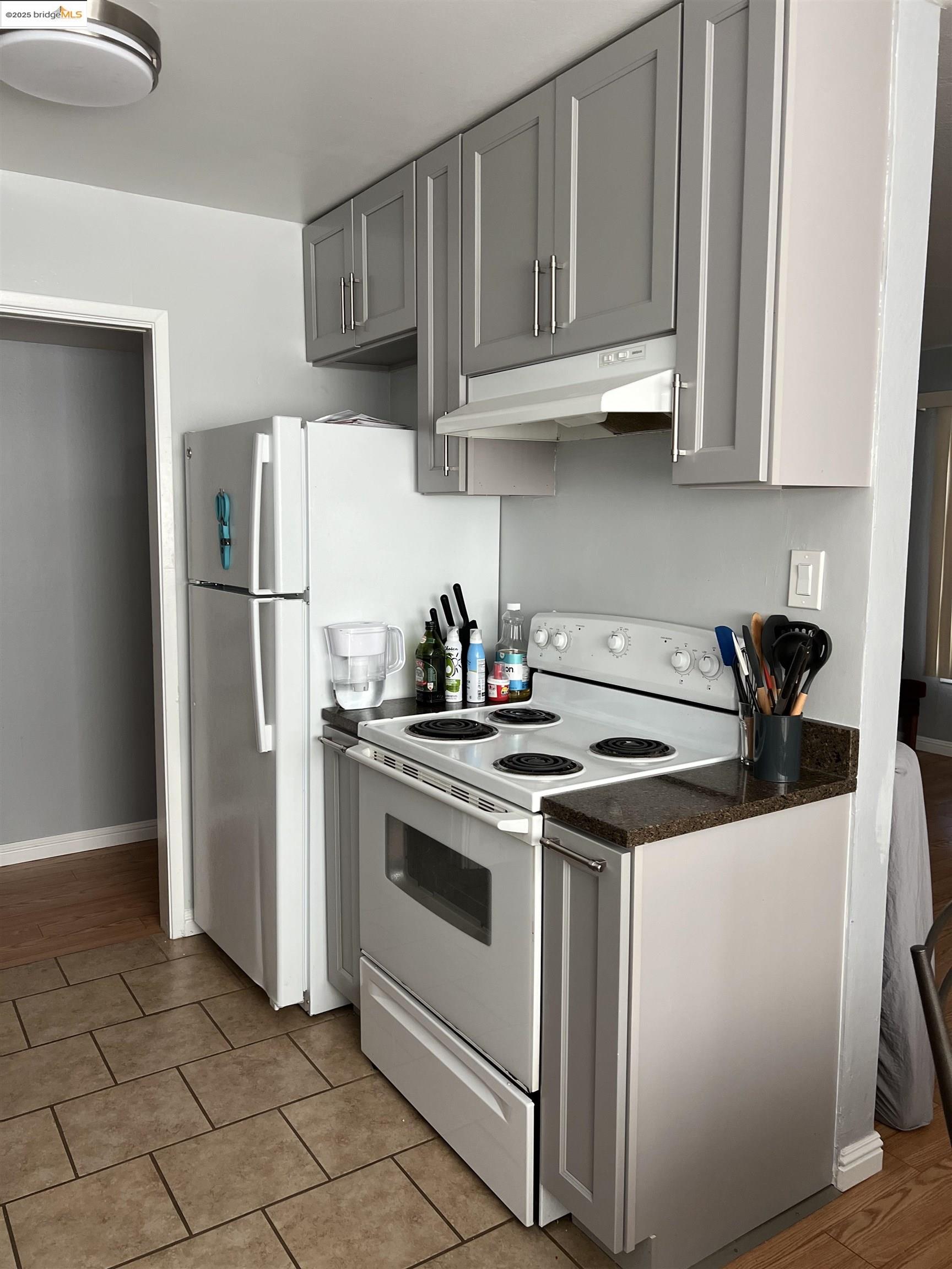 Detail Gallery Image 7 of 8 For 2636 Warring St #104,  Berkeley,  CA 94704 - 2 Beds | 1 Baths