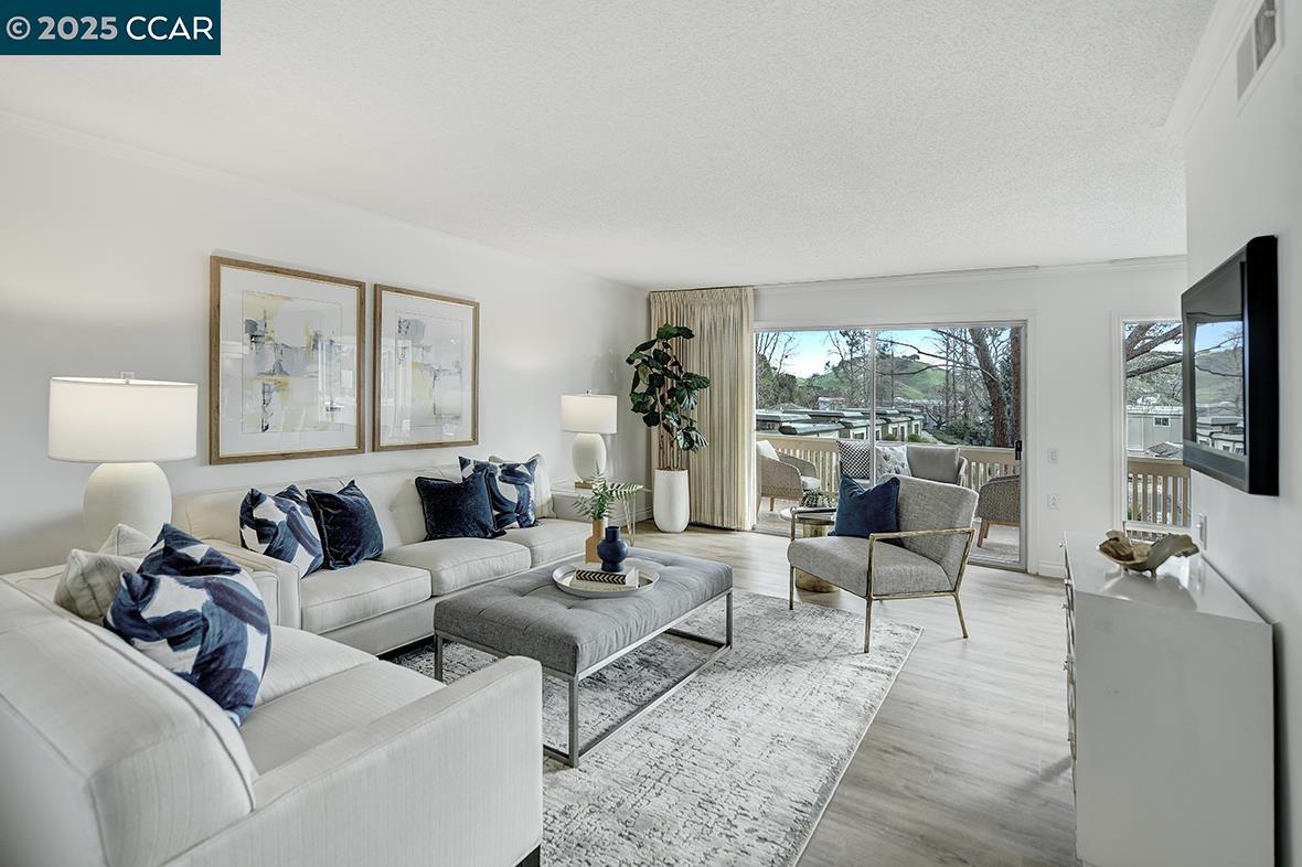 Photo #2: 41085528 Listing 