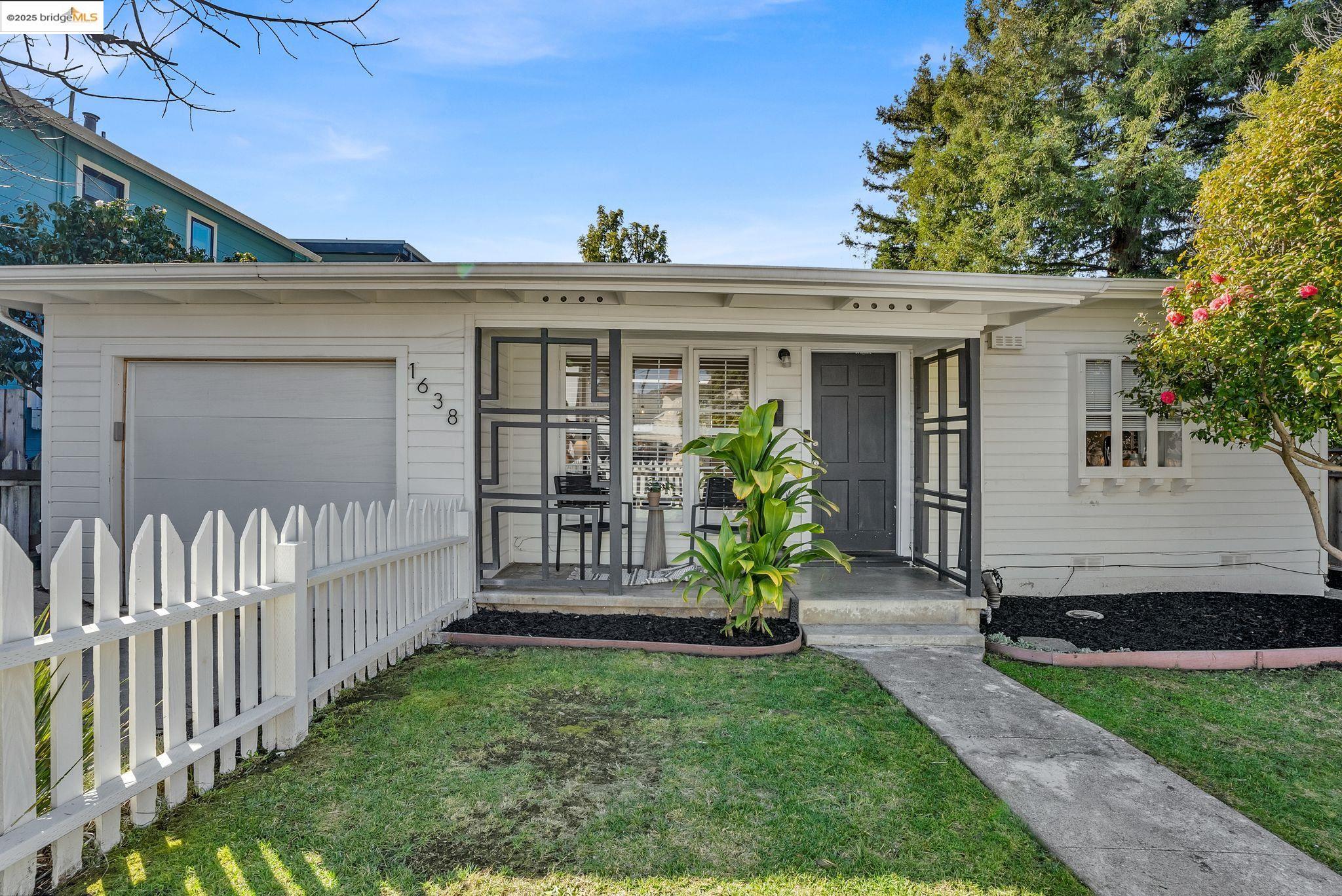 Detail Gallery Image 1 of 1 For 1638 Cornell Ave, Berkeley,  CA 94702 - 3 Beds | 2 Baths