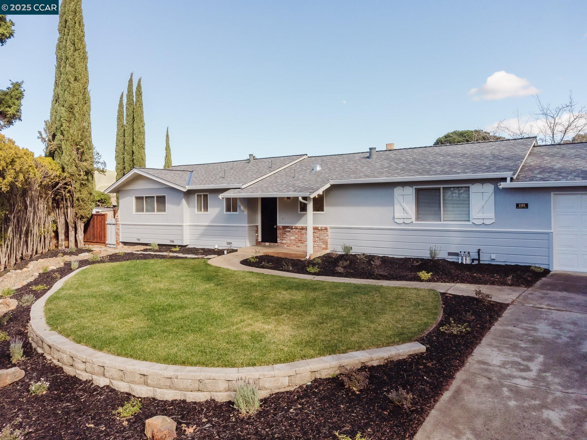 Detail Gallery Image 1 of 1 For 5595 Redondo Court, Clayton,  CA 94517 - 3 Beds | 2 Baths