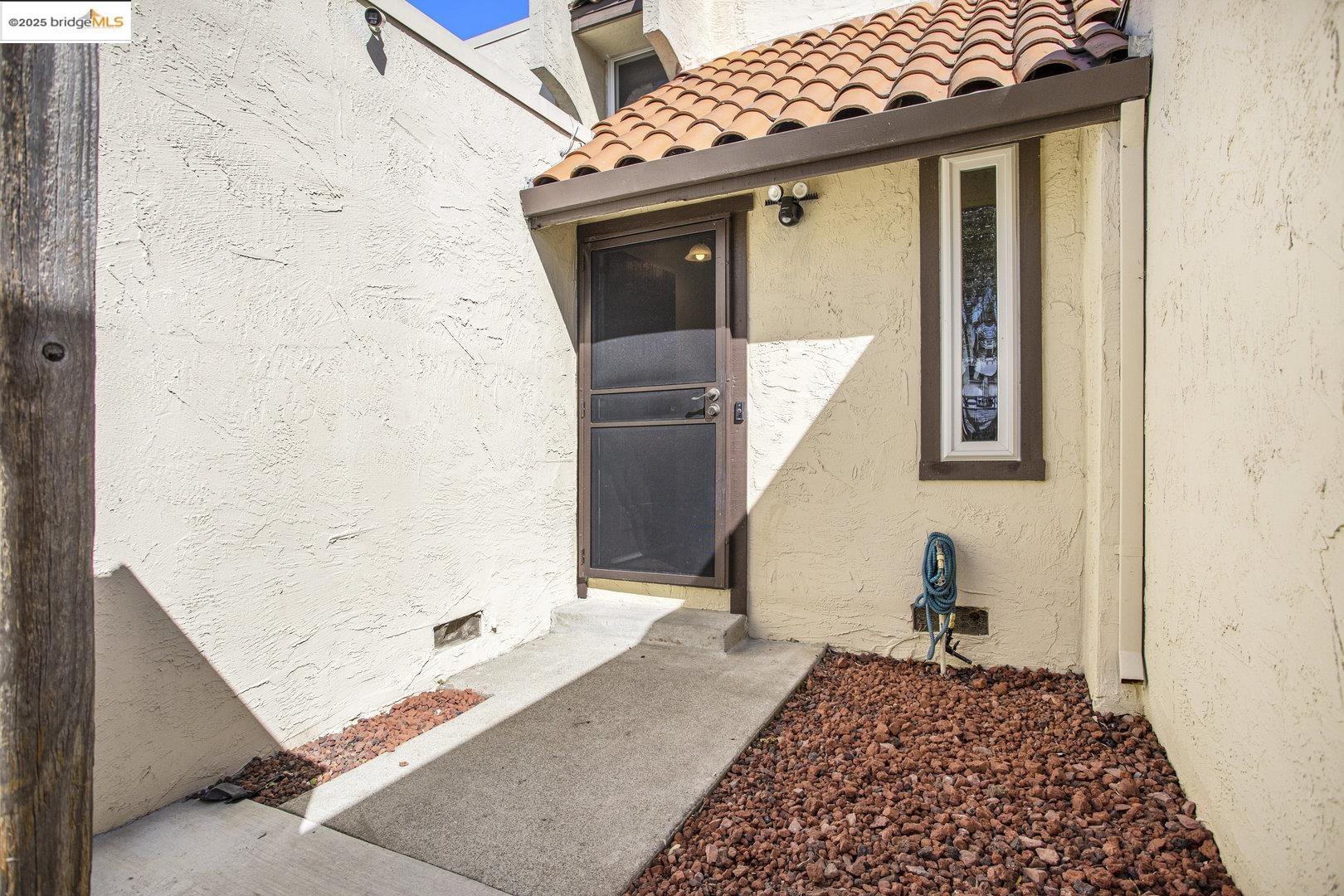 Photo #2: 41085552 Listing 