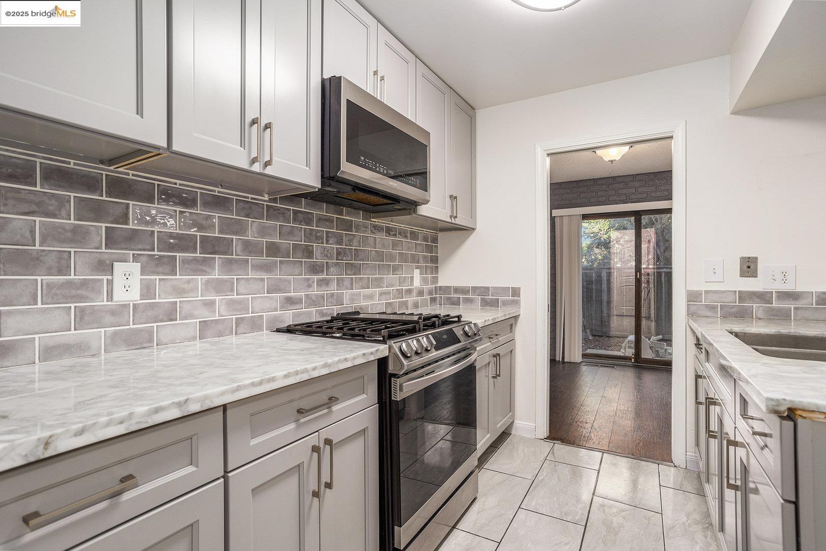 Photo #3: 41085552 Listing 