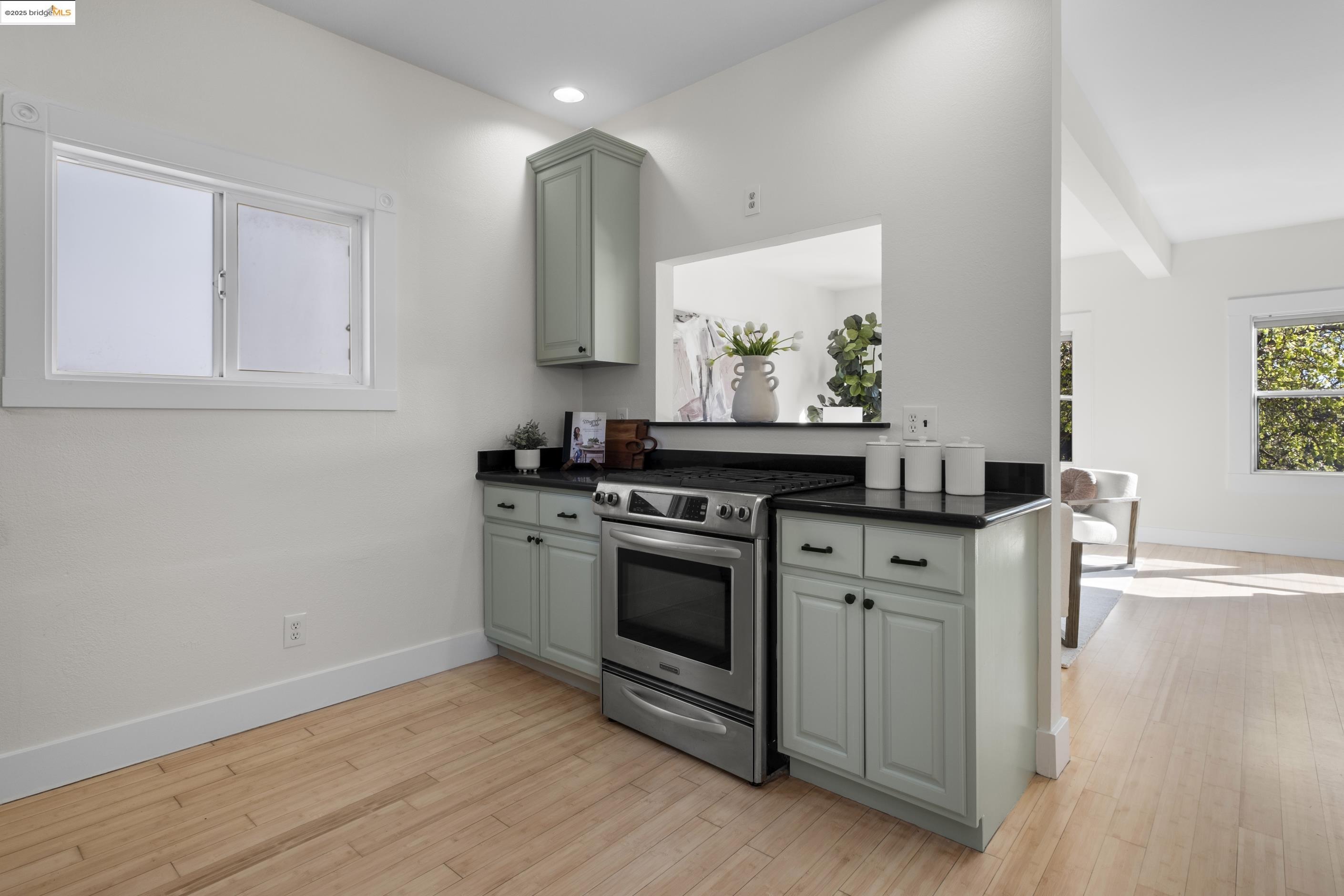 1430 32nd St