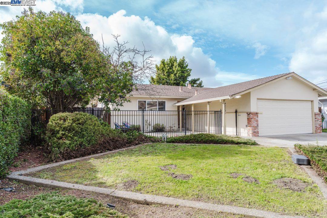 Detail Gallery Image 1 of 1 For 42231 Gatewood St., Fremont,  CA 94538 - 3 Beds | 2 Baths