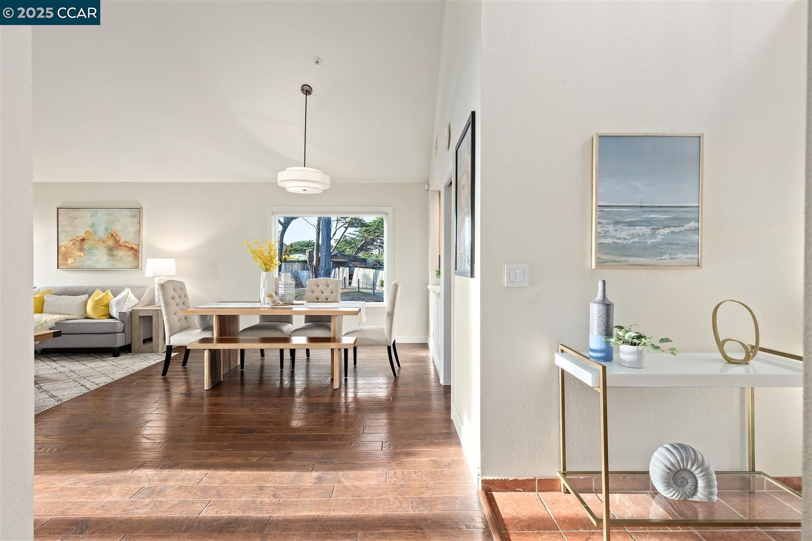 Detail Gallery Image 2 of 20 For 206 Palmetto Ave, Pacifica,  CA 94044 - 2 Beds | 2 Baths