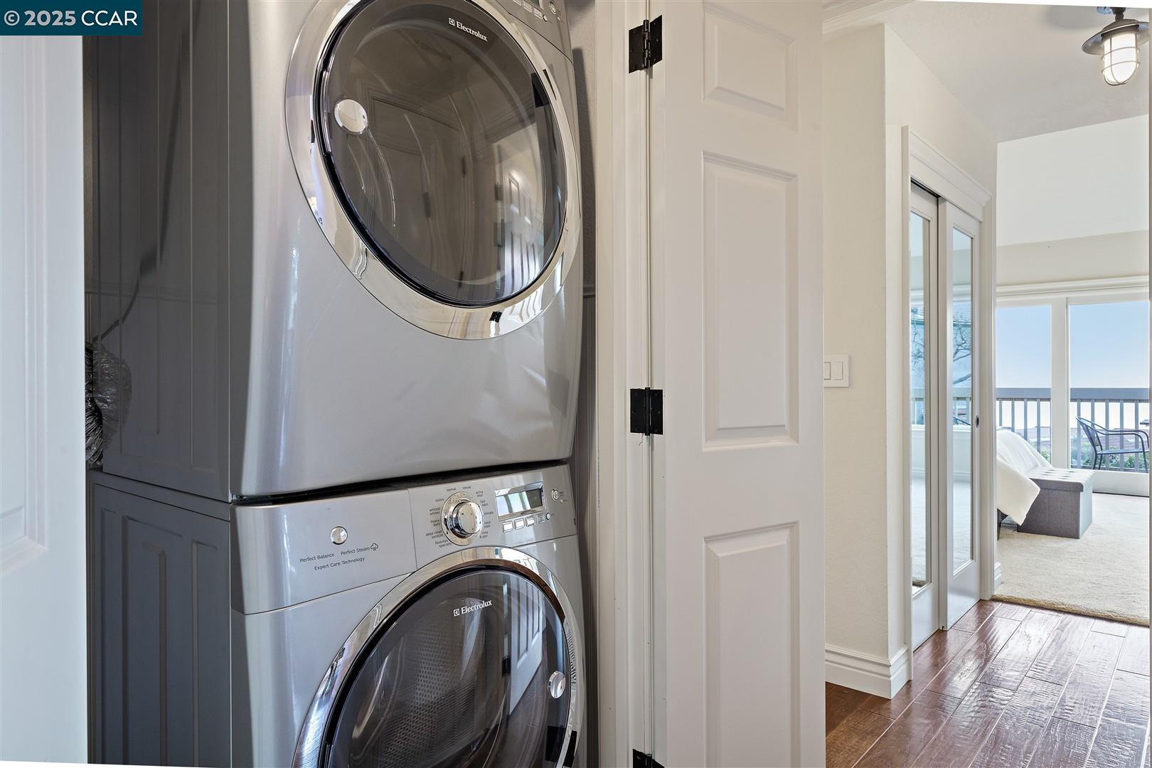 Detail Gallery Image 12 of 20 For 206 Palmetto Ave, Pacifica,  CA 94044 - 2 Beds | 2 Baths