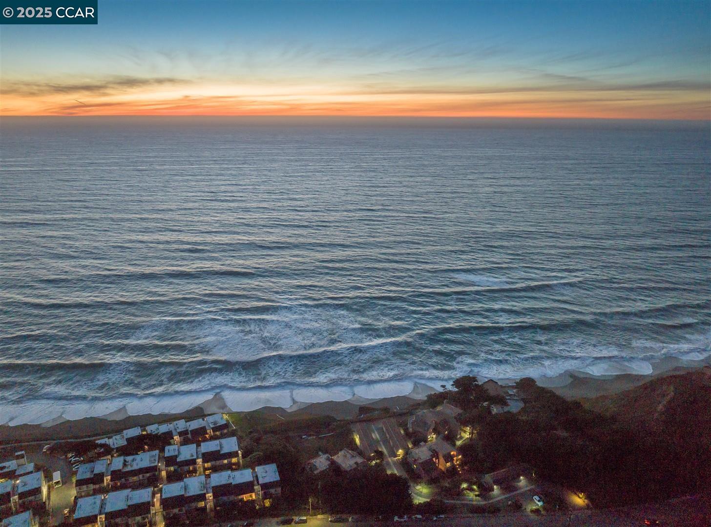 Detail Gallery Image 17 of 20 For 206 Palmetto Ave, Pacifica,  CA 94044 - 2 Beds | 2 Baths
