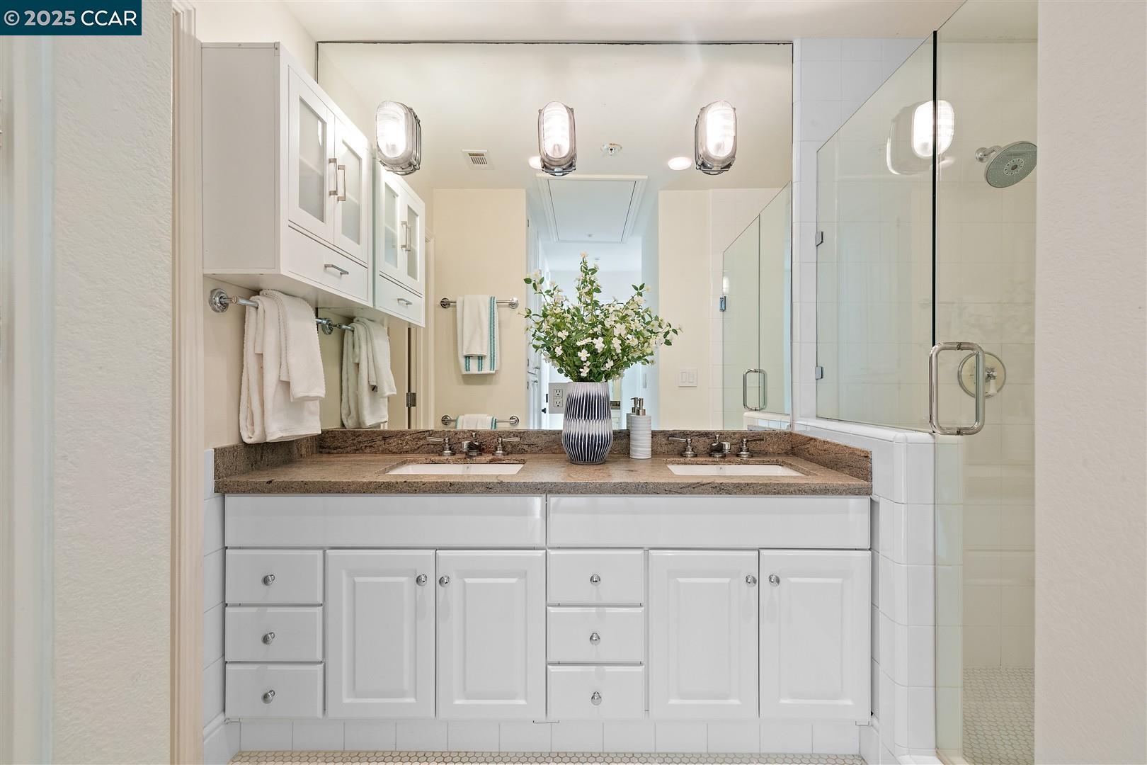 Detail Gallery Image 8 of 20 For 206 Palmetto Ave, Pacifica,  CA 94044 - 2 Beds | 2 Baths