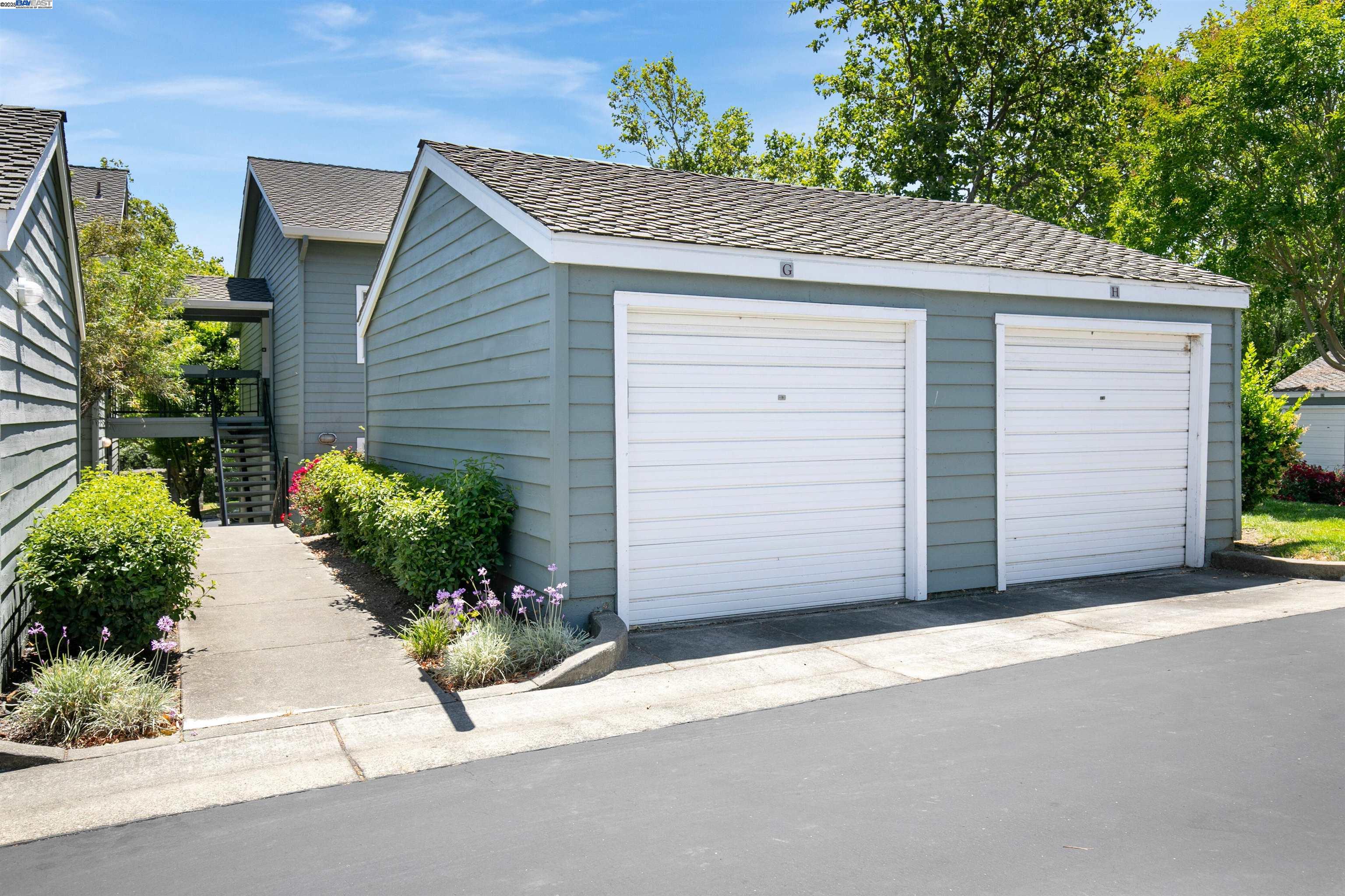 Photo #2: 41085577 Listing 