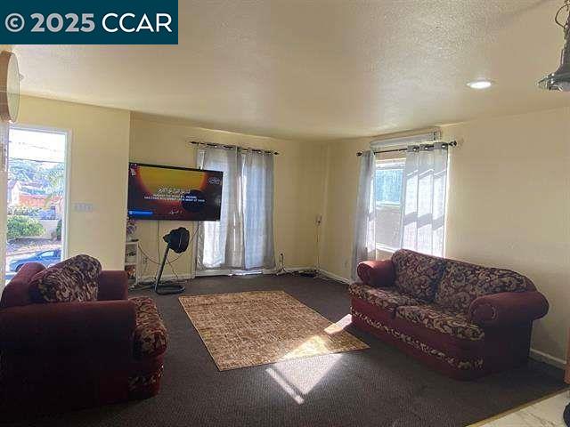 Detail Gallery Image 5 of 21 For 150 Rodeo Ave, Rodeo,  CA 94572 - 3 Beds | 3 Baths