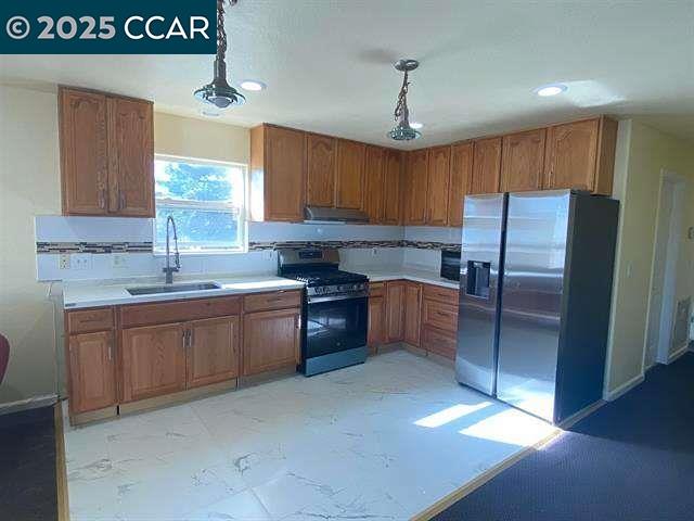 Detail Gallery Image 7 of 21 For 150 Rodeo Ave, Rodeo,  CA 94572 - 3 Beds | 3 Baths