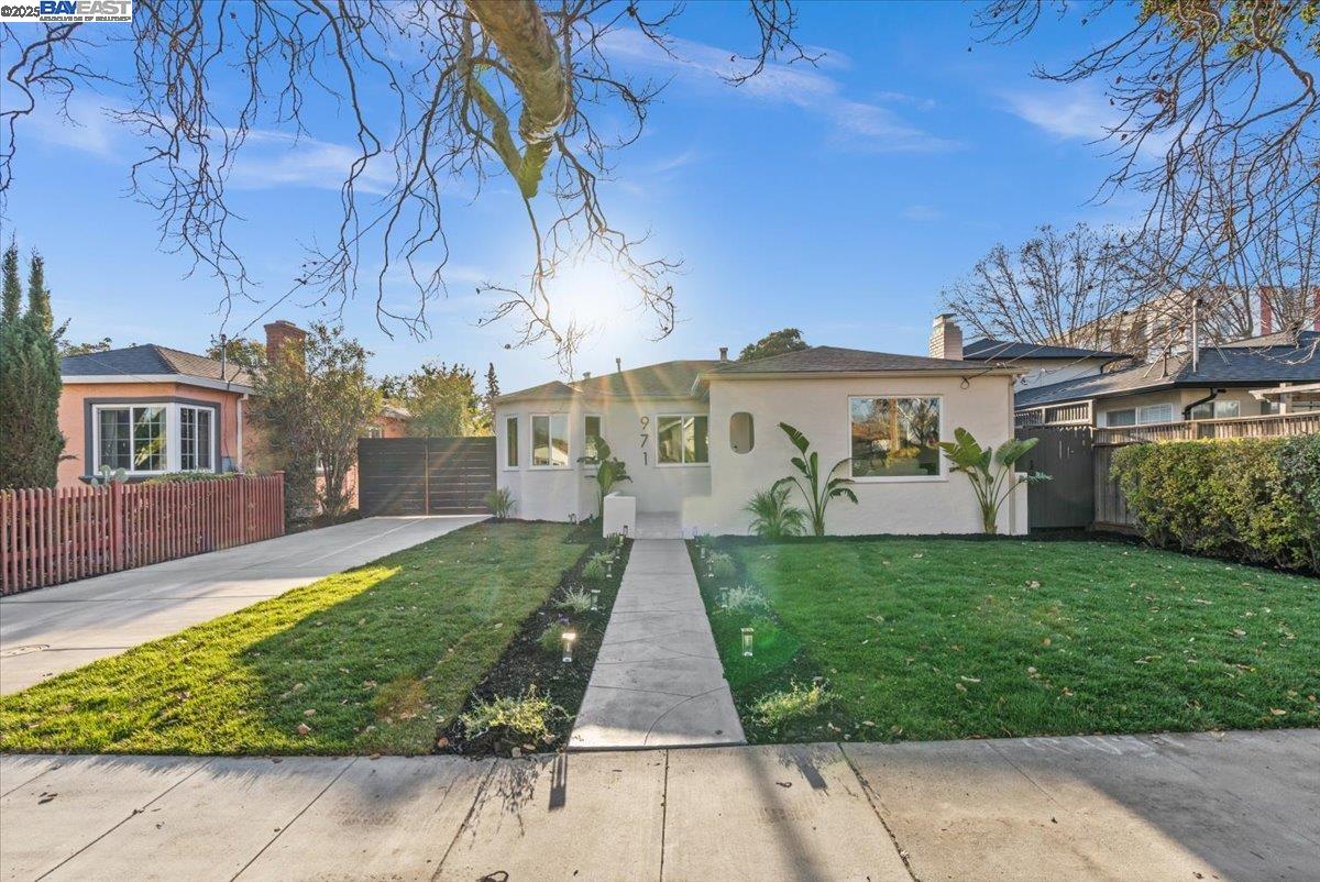 Detail Gallery Image 1 of 1 For 971 N 5th St, San Jose,  CA 95112 - 2 Beds | 1 Baths