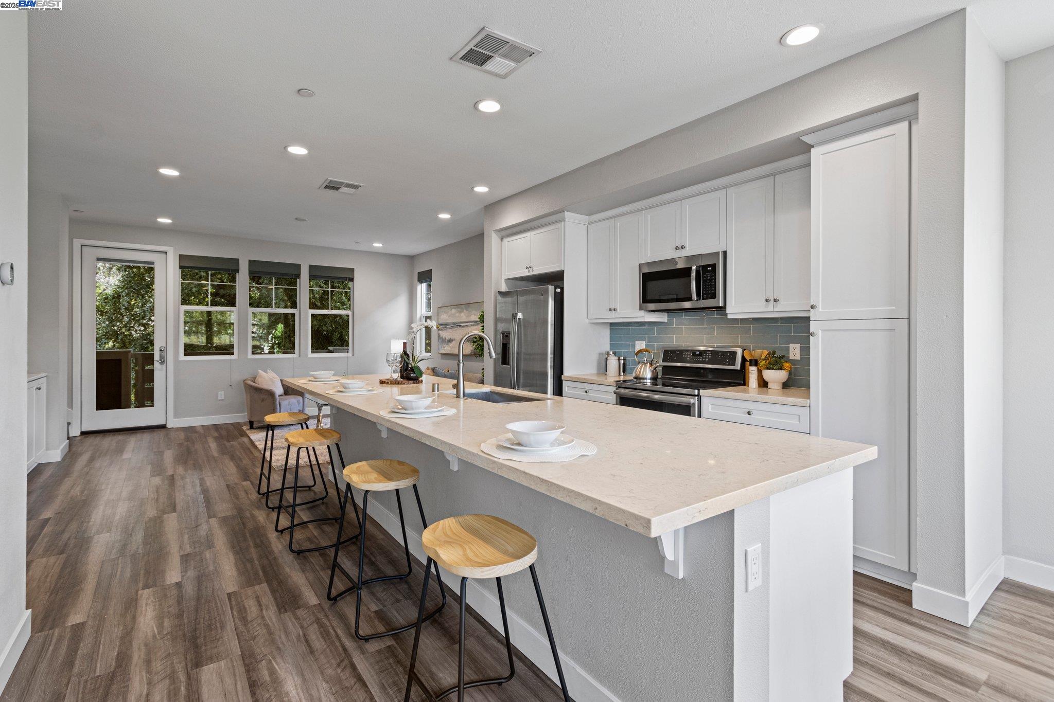 Detail Gallery Image 14 of 39 For 347 Skyforest Way, Scotts Valley,  CA 95066 - 4 Beds | 3/1 Baths