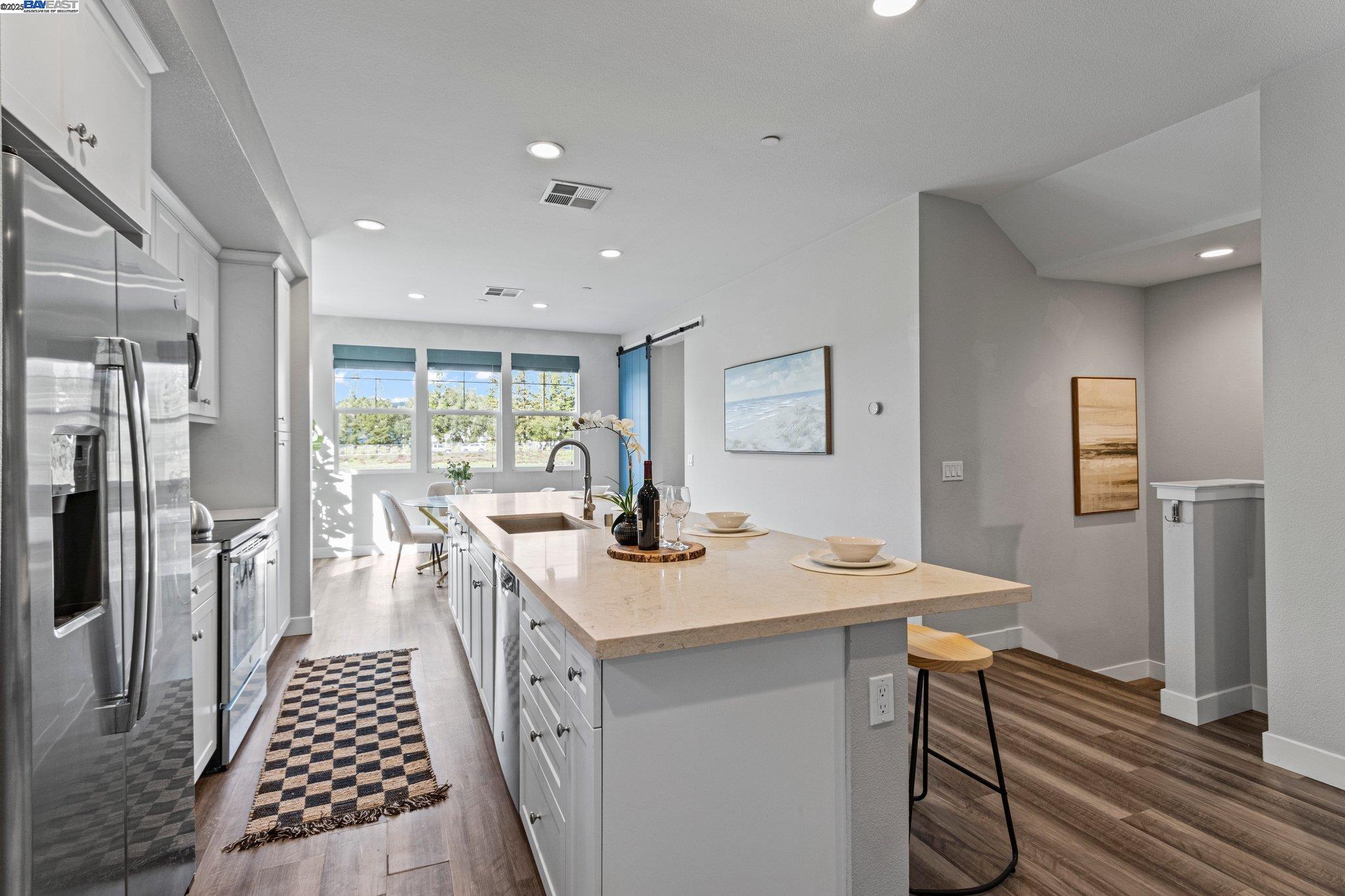 Detail Gallery Image 16 of 39 For 347 Skyforest Way, Scotts Valley,  CA 95066 - 4 Beds | 3/1 Baths