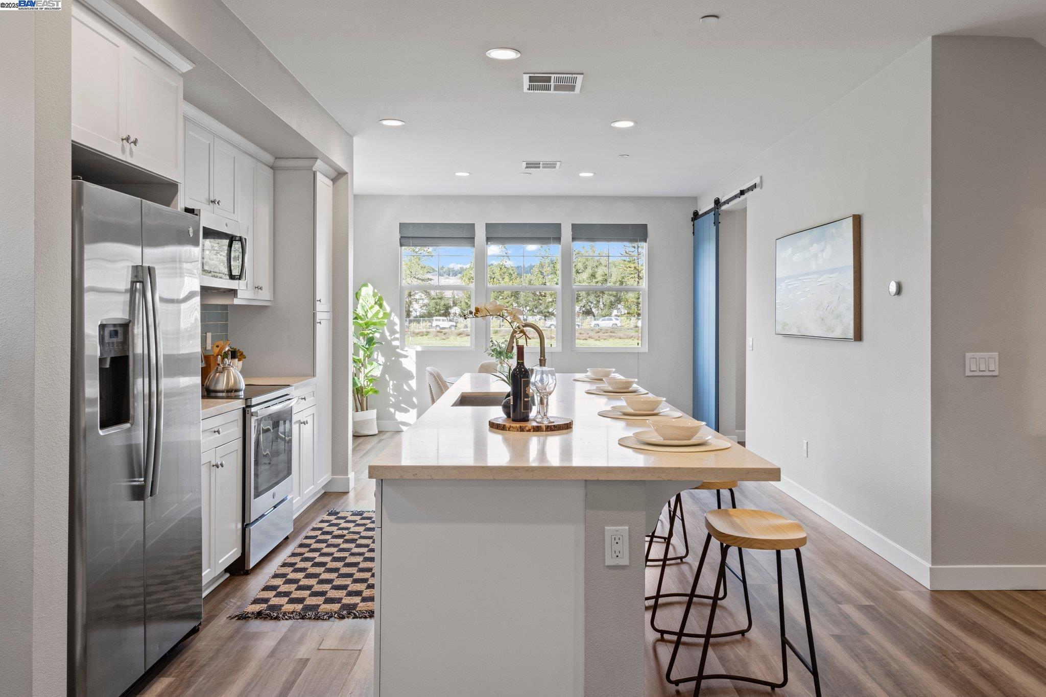 Detail Gallery Image 17 of 39 For 347 Skyforest Way, Scotts Valley,  CA 95066 - 4 Beds | 3/1 Baths