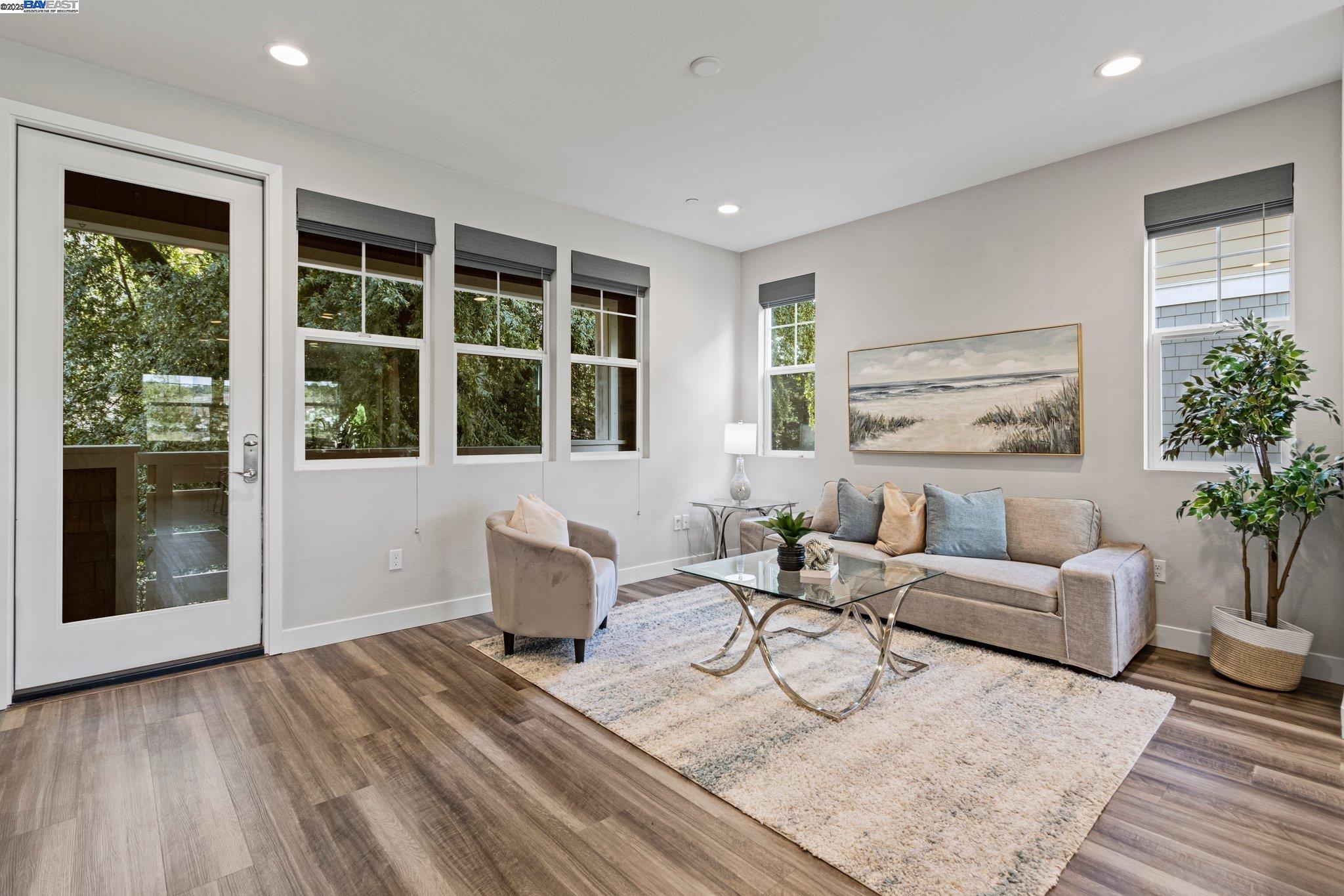 Detail Gallery Image 9 of 39 For 347 Skyforest Way, Scotts Valley,  CA 95066 - 4 Beds | 3/1 Baths