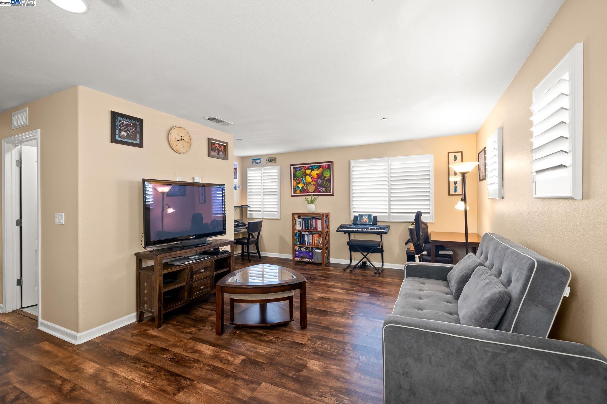 Detail Gallery Image 27 of 37 For 1037 Clear Lake Drive, Oakley,  CA 94561 - 4 Beds | 3 Baths