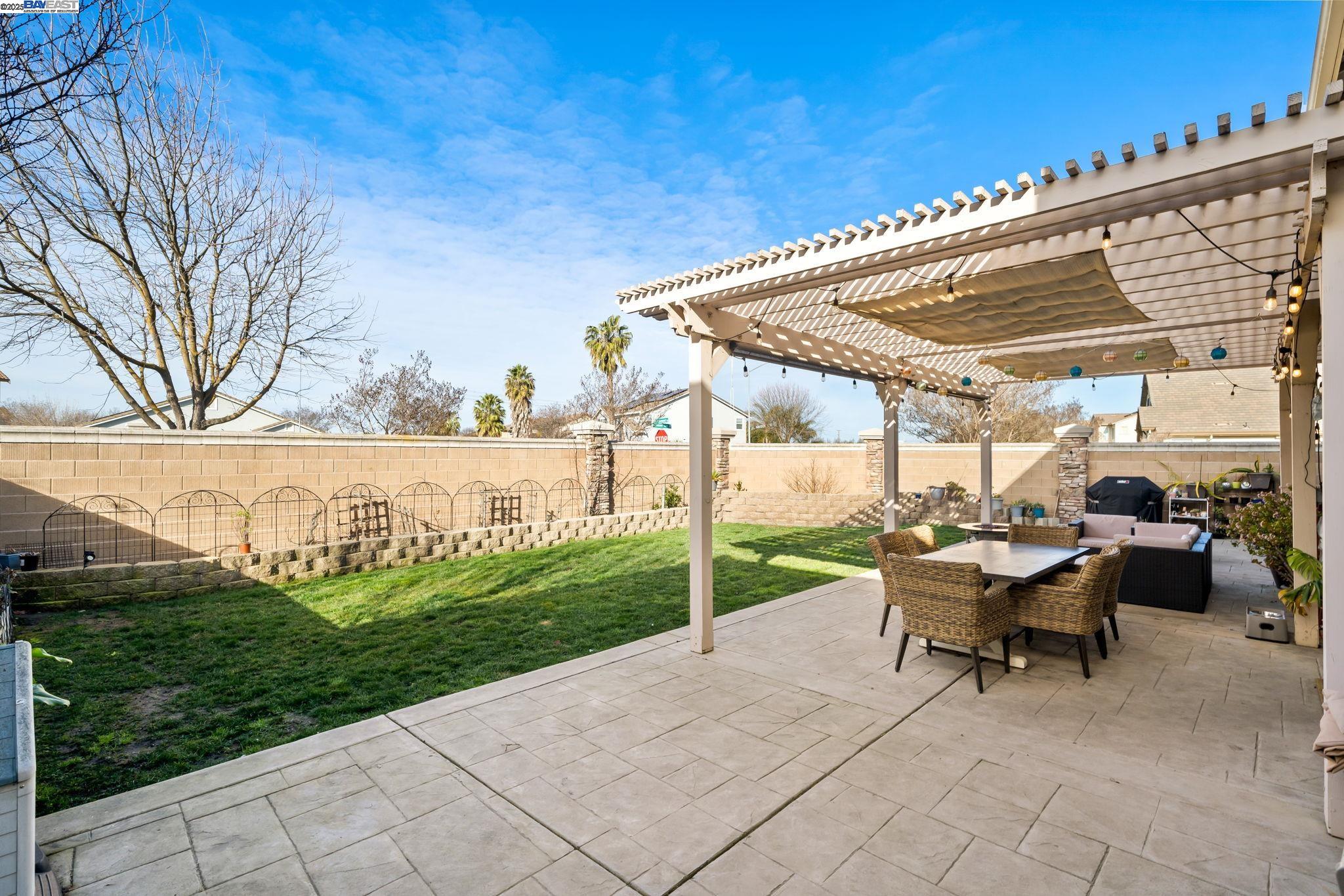 Detail Gallery Image 30 of 37 For 1037 Clear Lake Drive, Oakley,  CA 94561 - 4 Beds | 3 Baths
