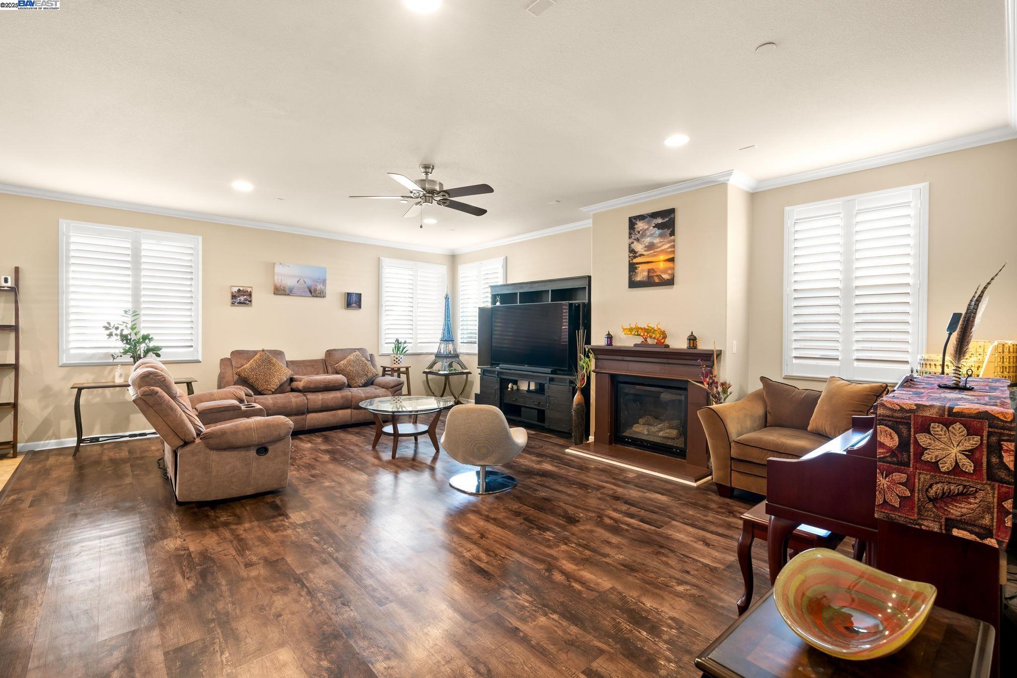 Detail Gallery Image 5 of 37 For 1037 Clear Lake Drive, Oakley,  CA 94561 - 4 Beds | 3 Baths