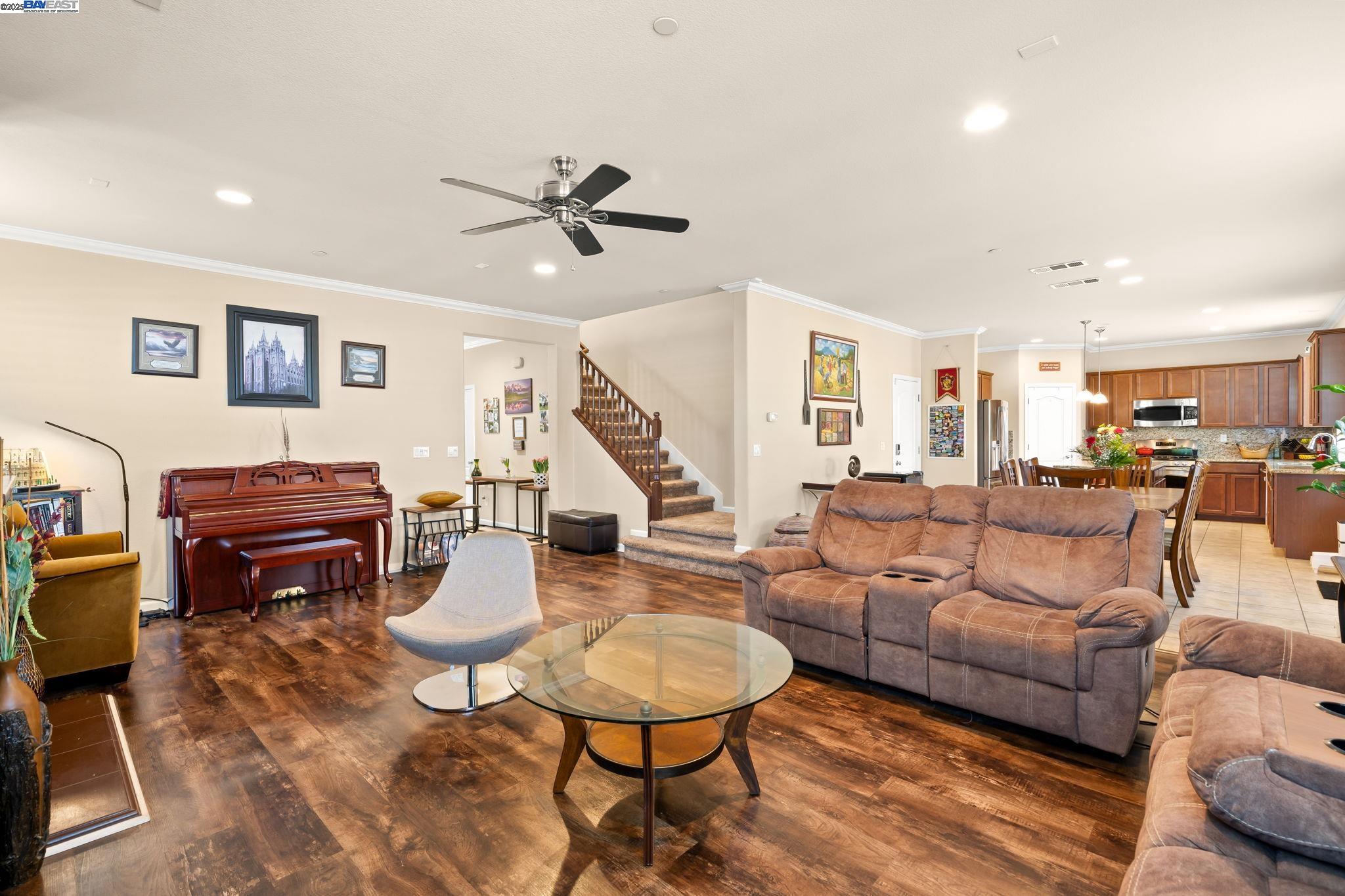 Detail Gallery Image 6 of 37 For 1037 Clear Lake Drive, Oakley,  CA 94561 - 4 Beds | 3 Baths