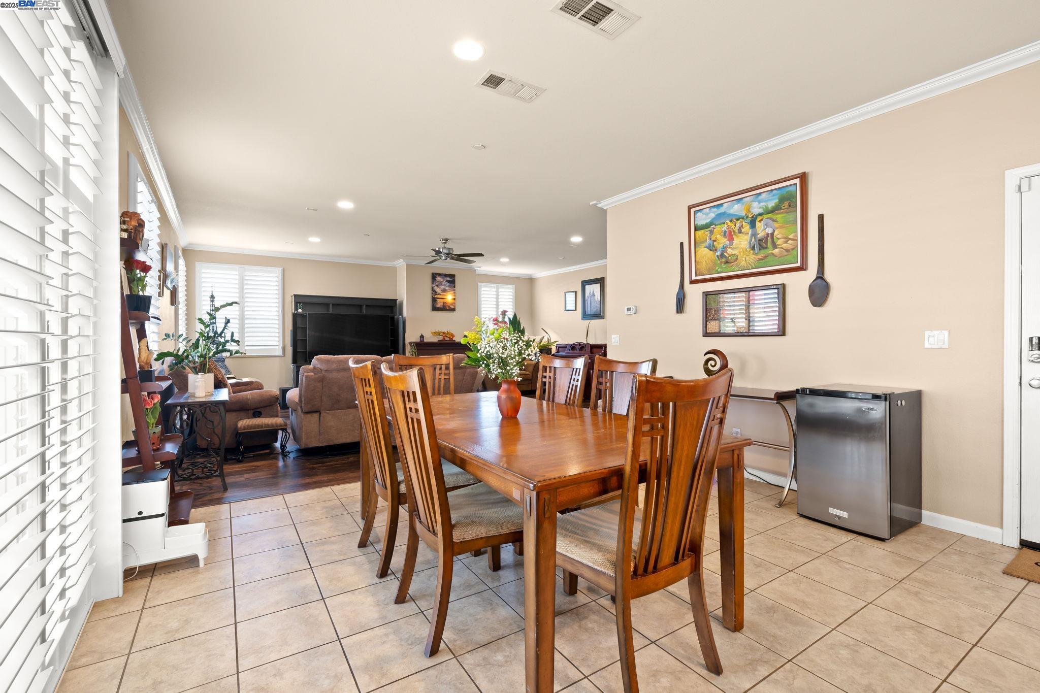 Detail Gallery Image 8 of 37 For 1037 Clear Lake Drive, Oakley,  CA 94561 - 4 Beds | 3 Baths