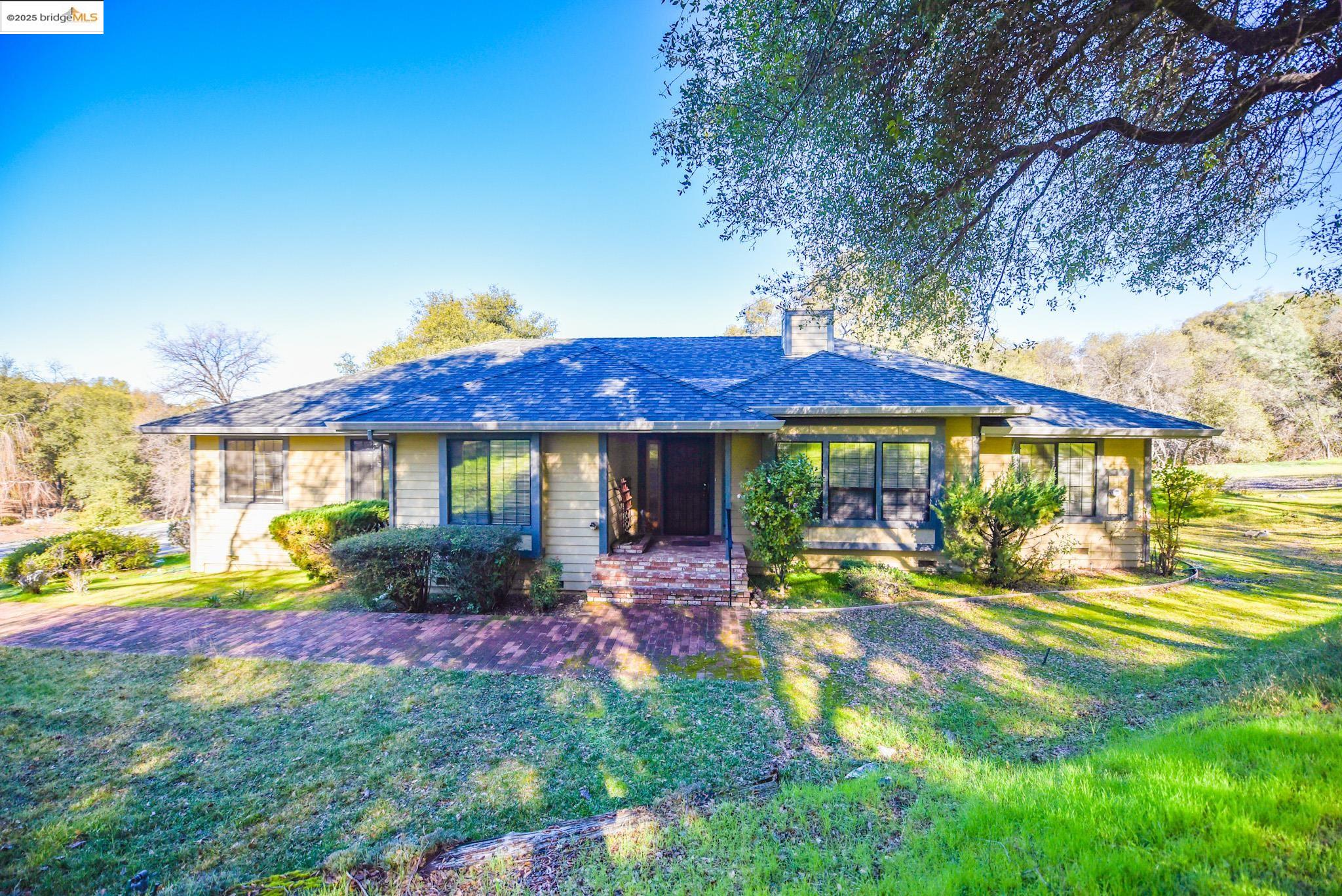 Detail Gallery Image 2 of 52 For 11550 Jennifer Ct., Sonora,  CA 95370-0000 - 4 Beds | 2 Baths