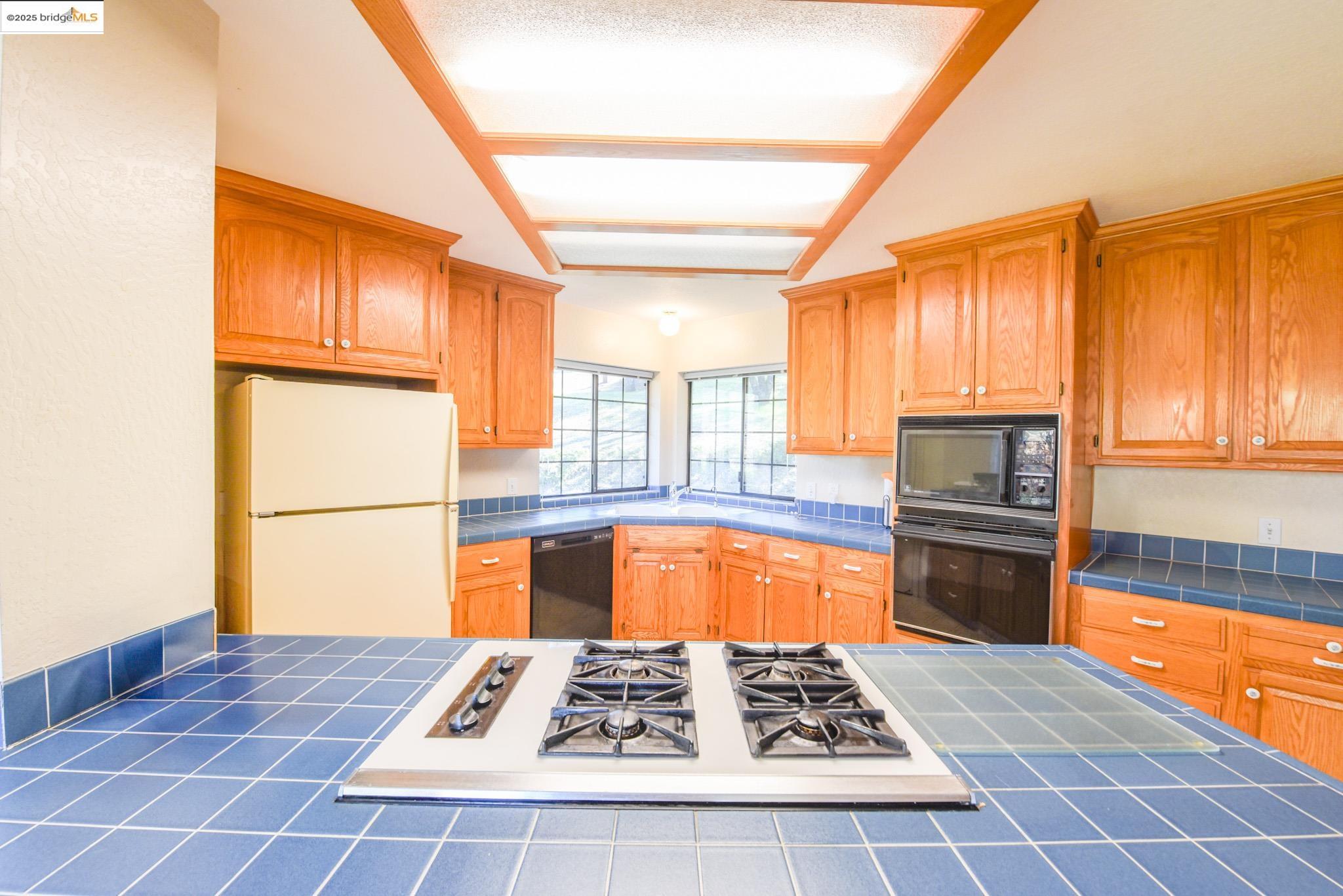 Detail Gallery Image 12 of 52 For 11550 Jennifer Ct., Sonora,  CA 95370-0000 - 4 Beds | 2 Baths