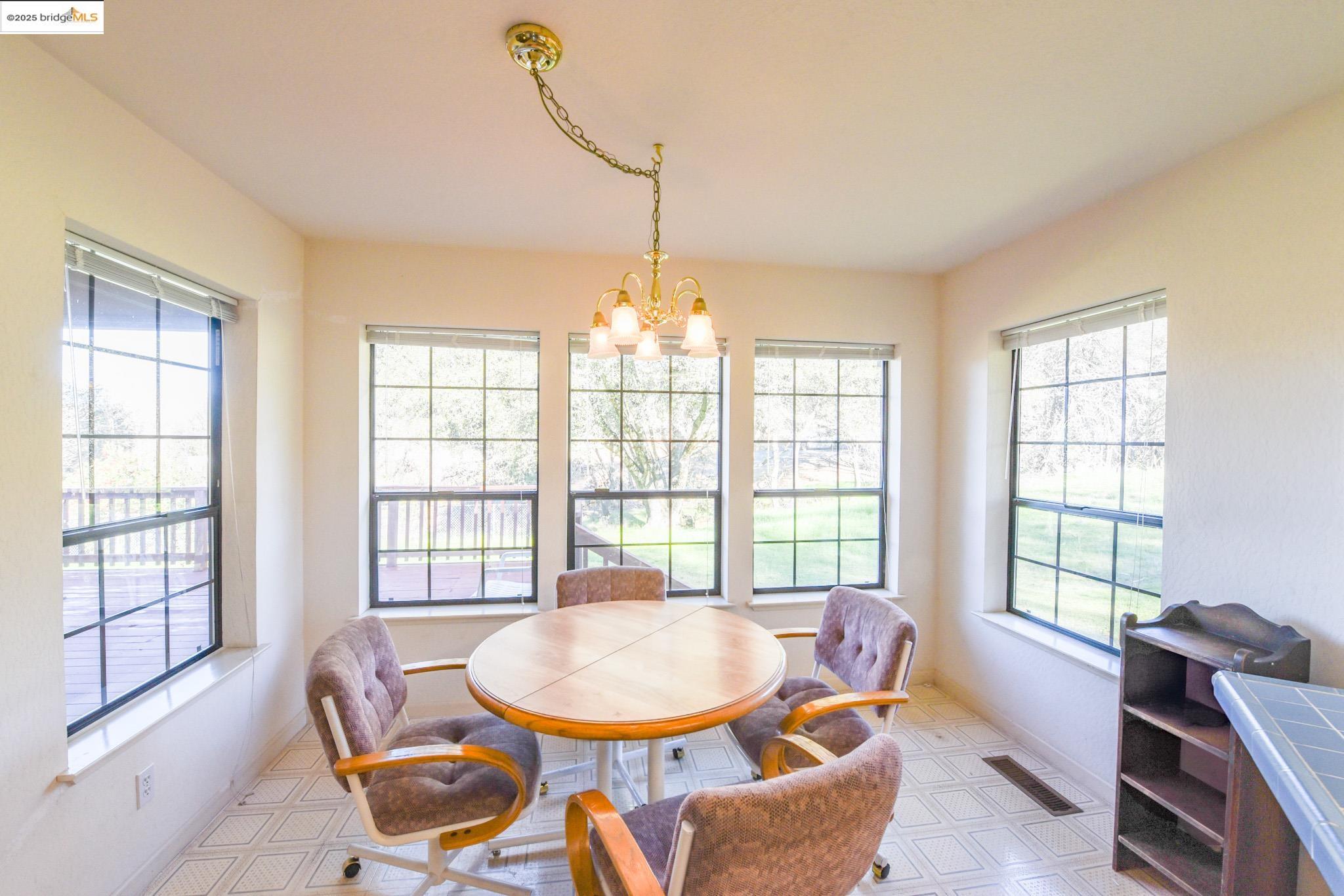 Detail Gallery Image 14 of 52 For 11550 Jennifer Ct., Sonora,  CA 95370-0000 - 4 Beds | 2 Baths