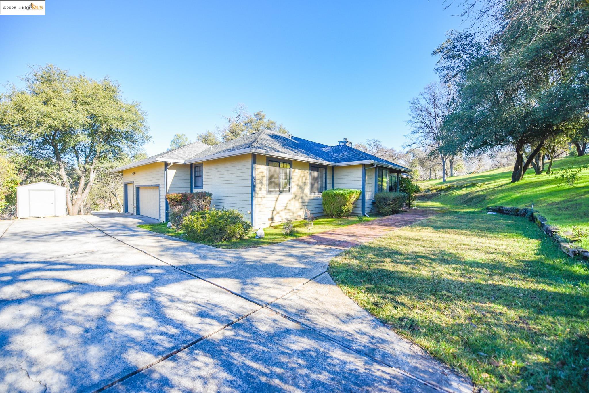 Detail Gallery Image 4 of 52 For 11550 Jennifer Ct., Sonora,  CA 95370-0000 - 4 Beds | 2 Baths