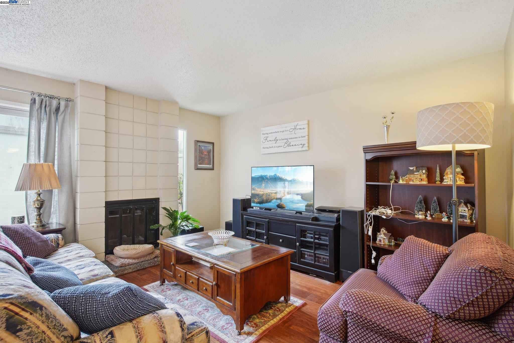 Photo #2: 41085639 Listing 