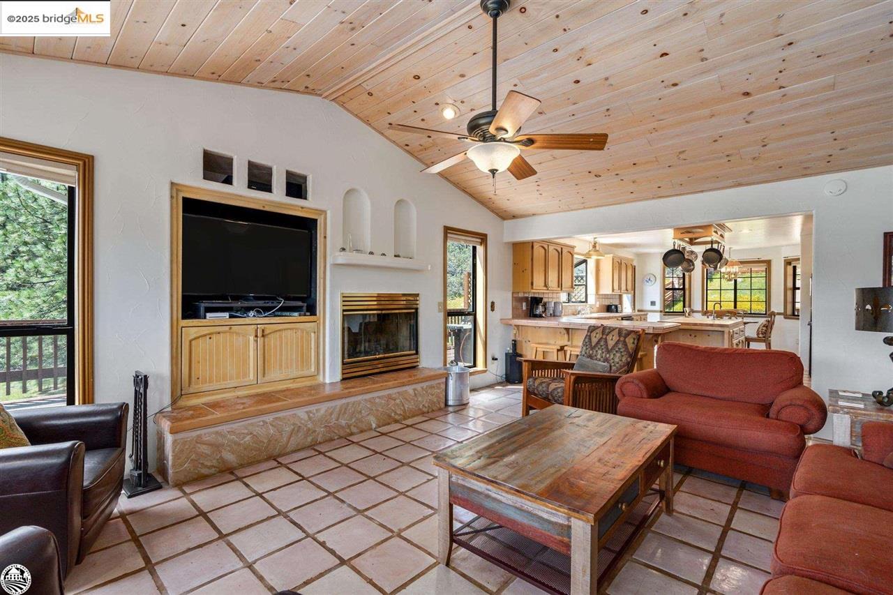 Detail Gallery Image 11 of 55 For 22320 Sanger, Twain Harte,  CA 95383 - 4 Beds | 3 Baths