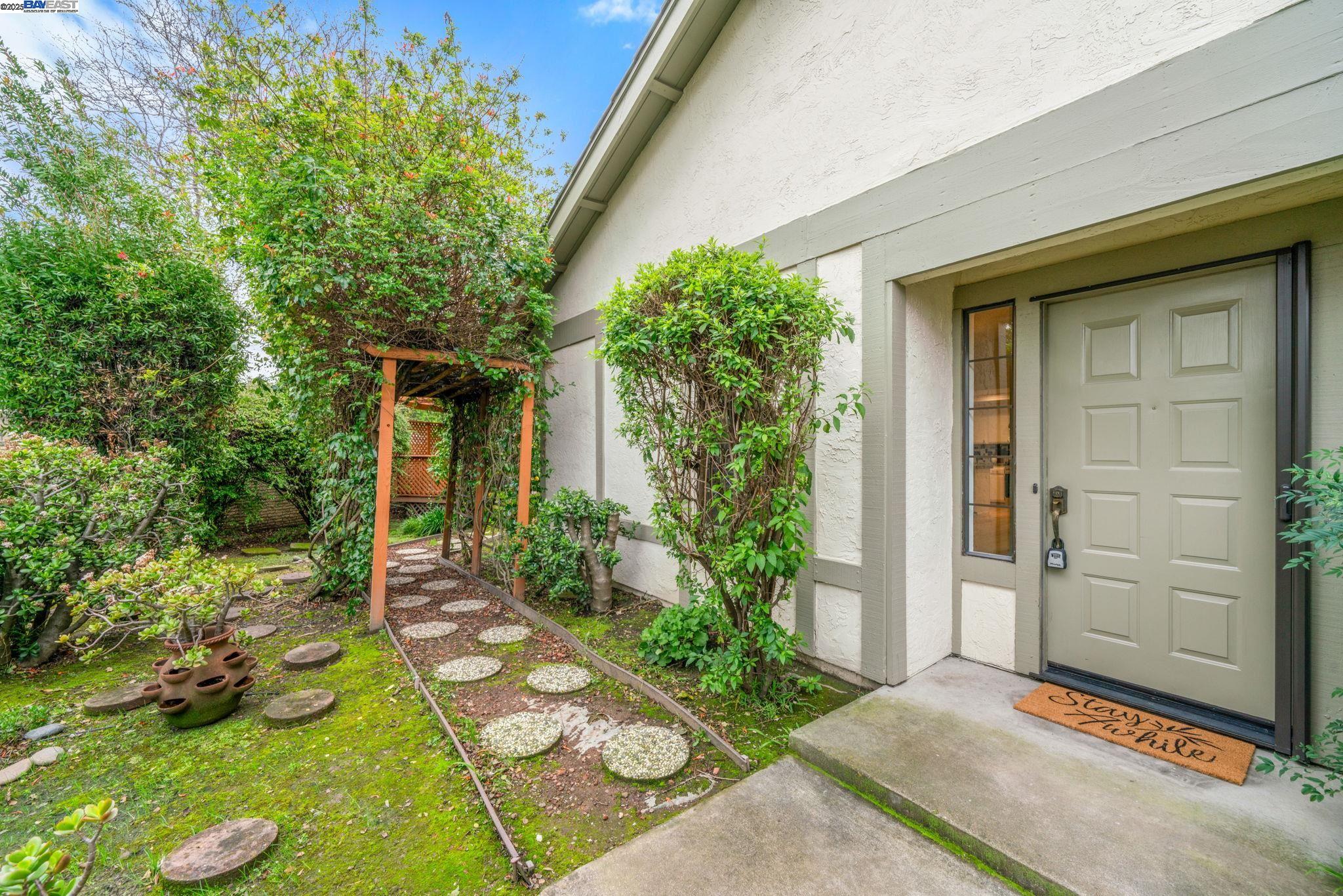 Photo #2: 41085680 Listing 