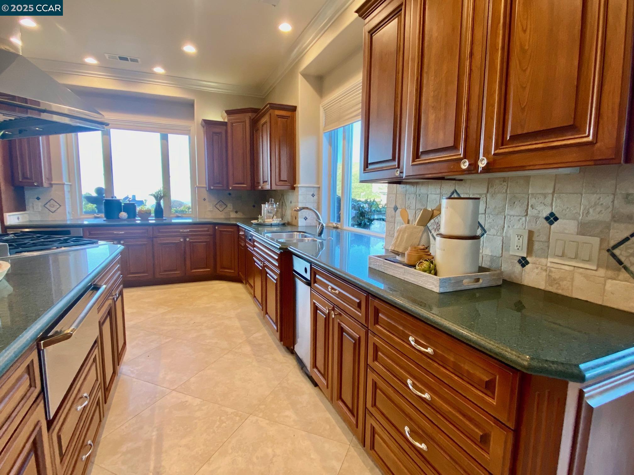 Detail Gallery Image 20 of 57 For 1021 Pebble Beach Dr, Clayton,  CA 94517 - 5 Beds | 5 Baths