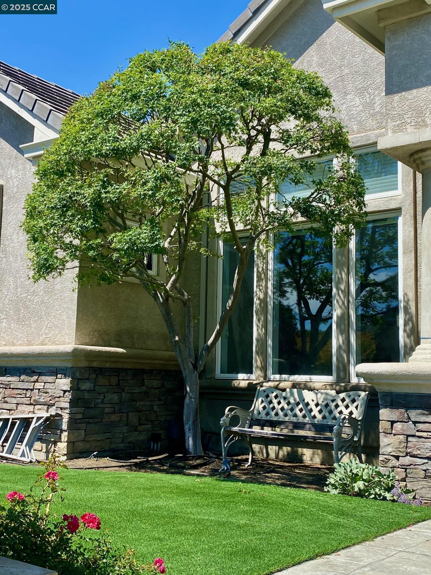Detail Gallery Image 4 of 57 For 1021 Pebble Beach Dr, Clayton,  CA 94517 - 5 Beds | 5 Baths
