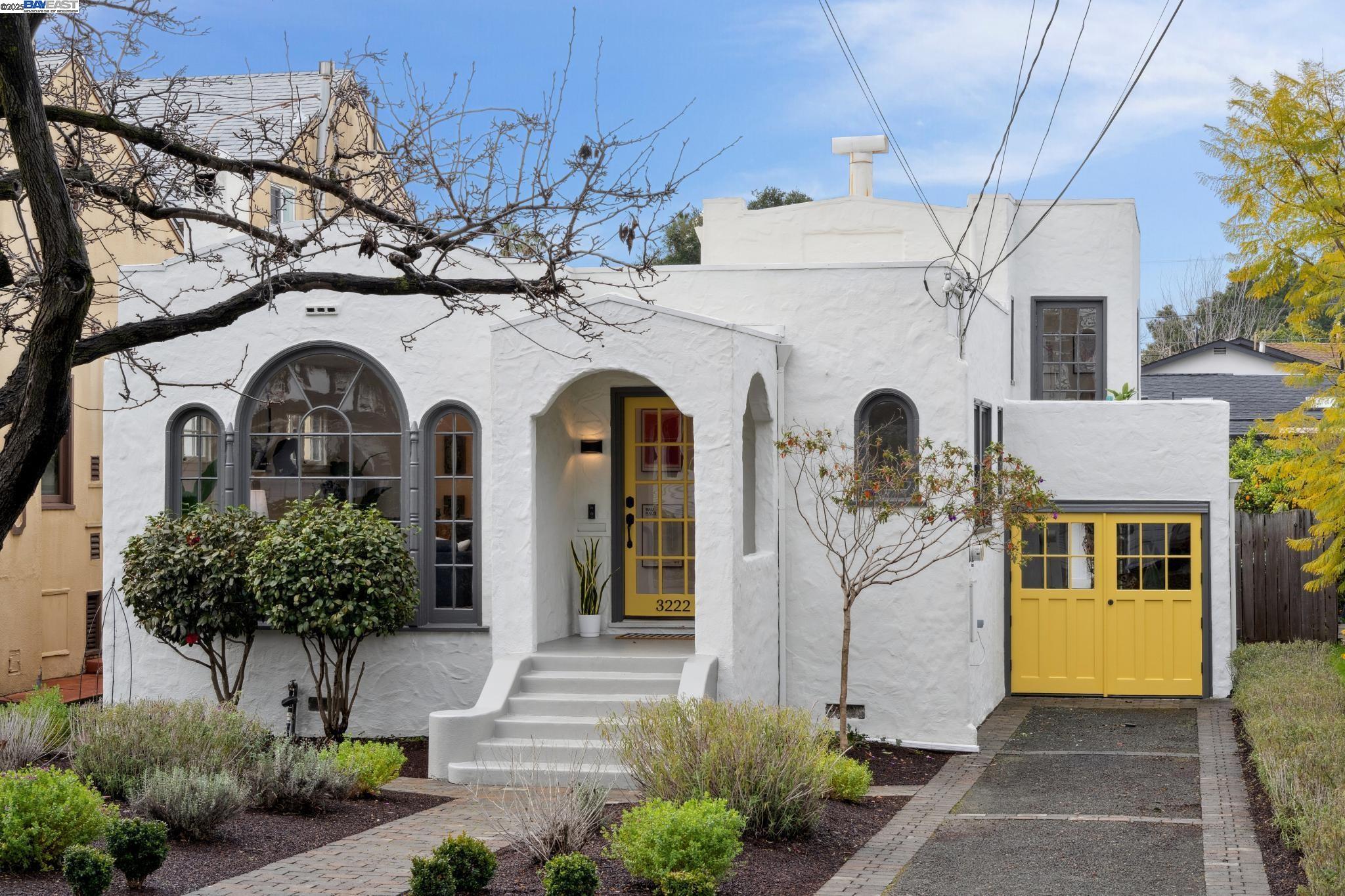 Detail Gallery Image 1 of 1 For 3222 Thompson Avenue, Alameda,  CA 94501 - 2 Beds | 2 Baths