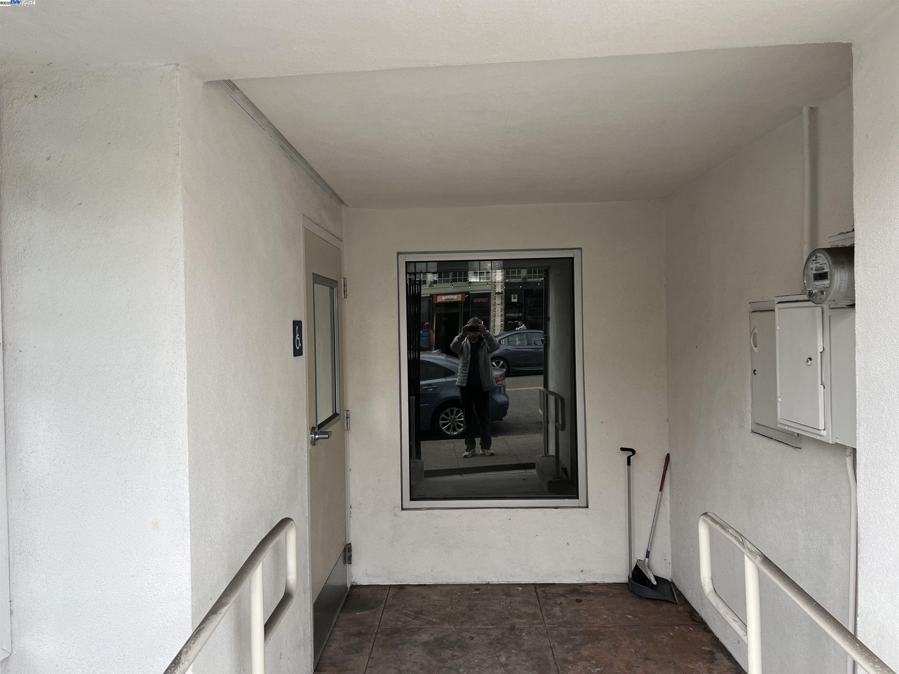 Detail Gallery Image 8 of 13 For 2986 College Ave, Berkeley,  CA 94705 - – Beds | – Baths