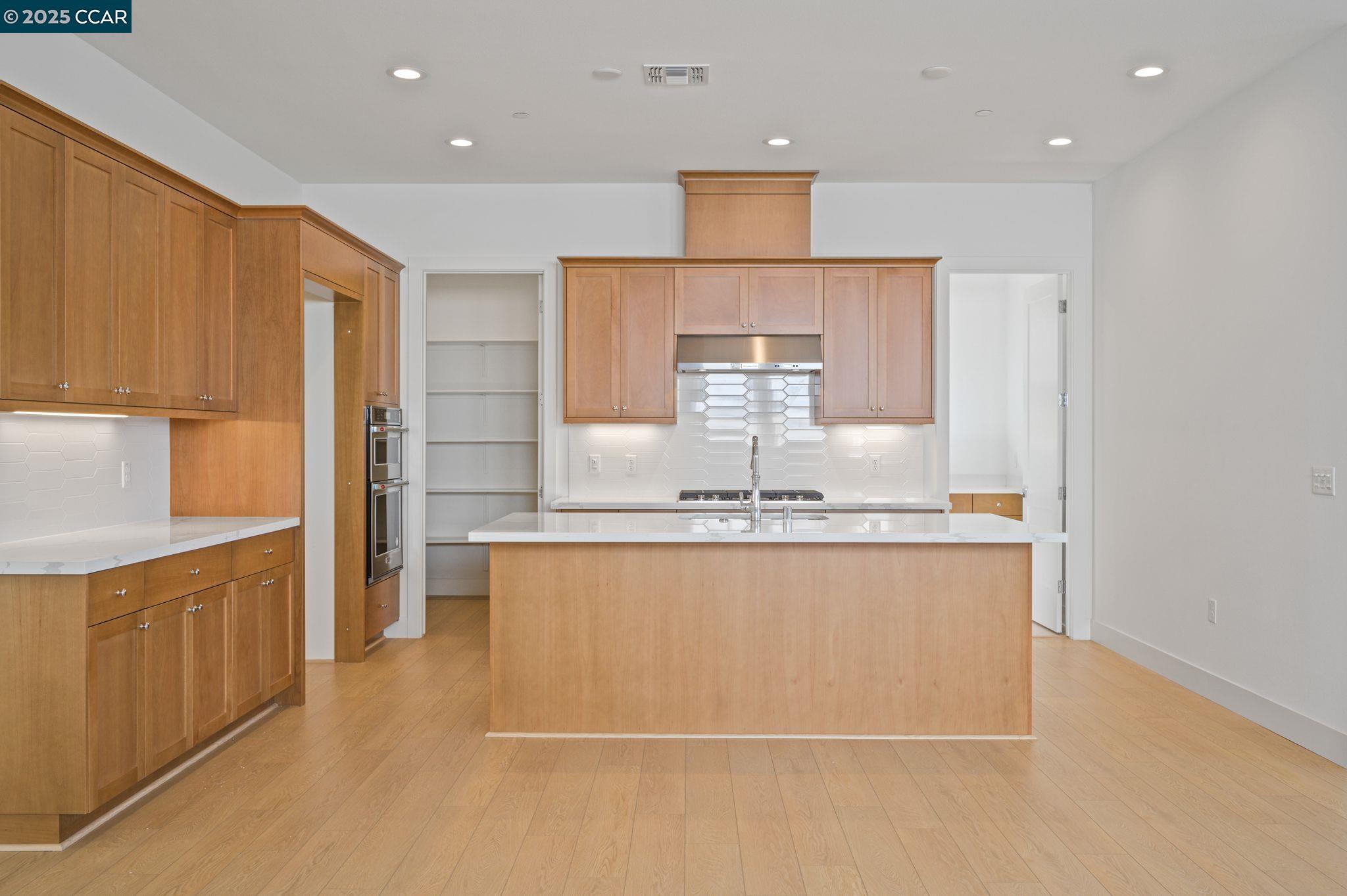 Detail Gallery Image 2 of 41 For 2913 Ella Way, Tracy,  CA 95377 - 2 Beds | 2 Baths