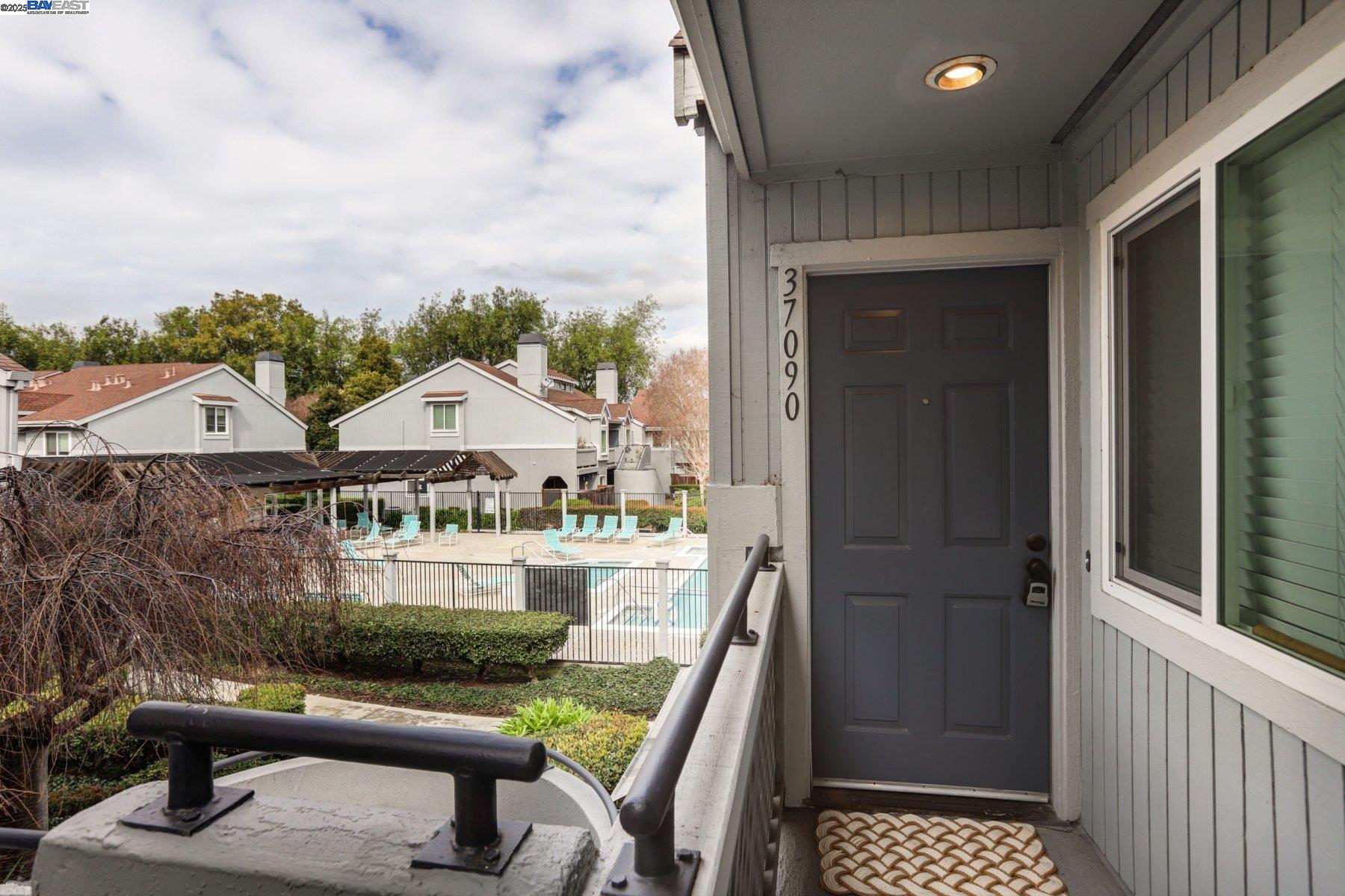 Detail Gallery Image 1 of 22 For 37090 Penzance Cmn, Fremont,  CA 94536 - 2 Beds | 2 Baths