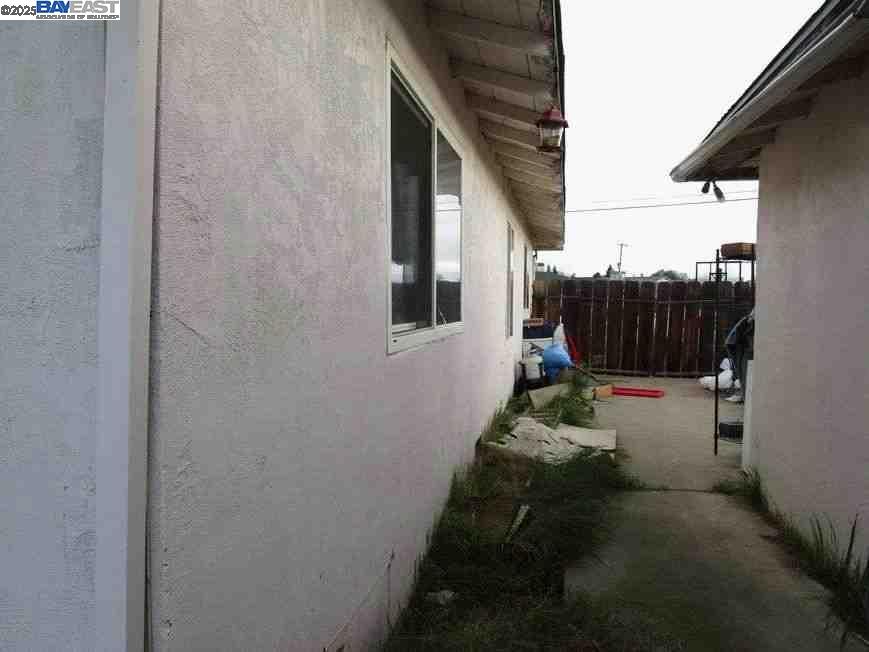 Detail Gallery Image 5 of 16 For 631 Brimmer Rd, Merced,  CA 95341 - 4 Beds | 1 Baths