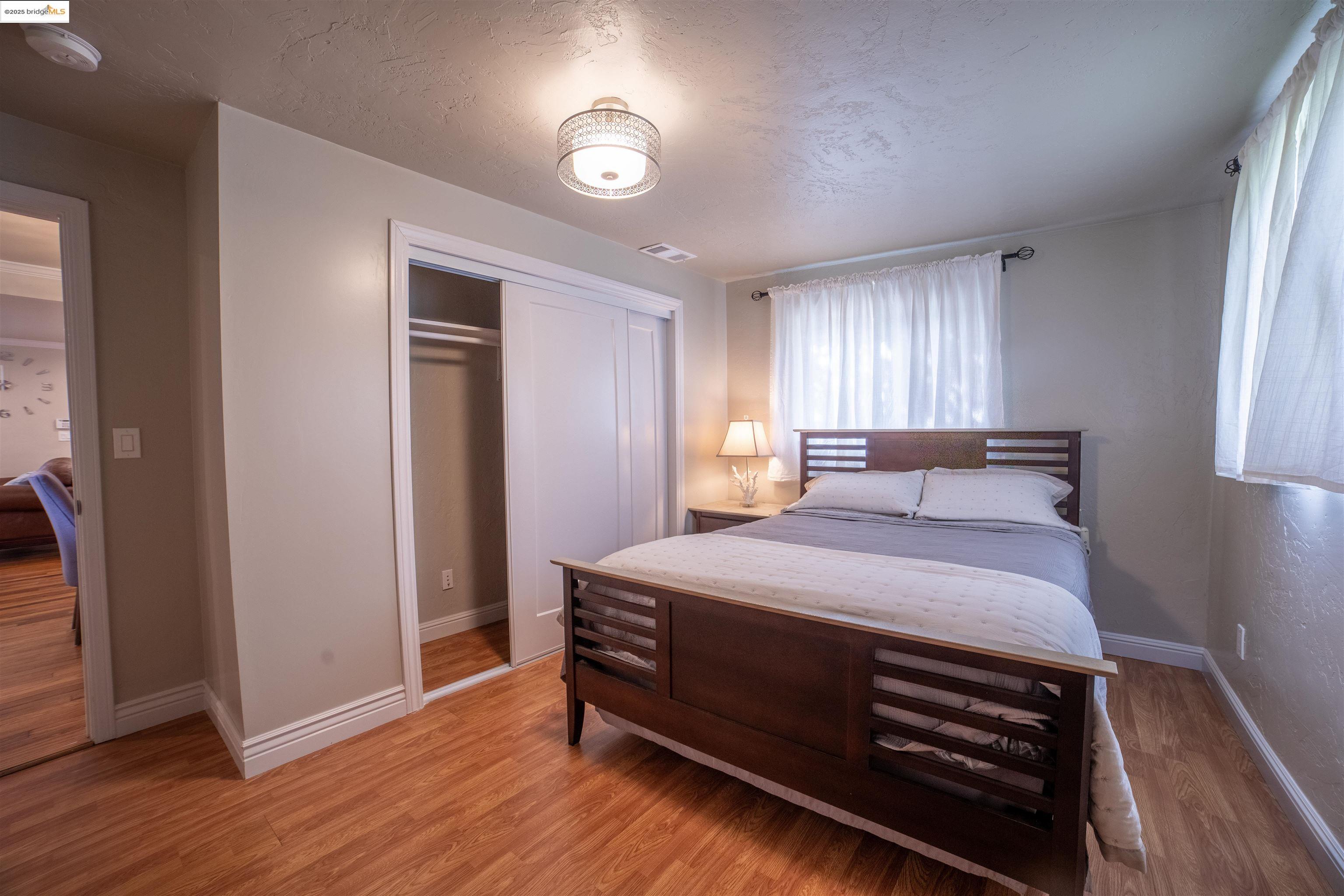 property-img