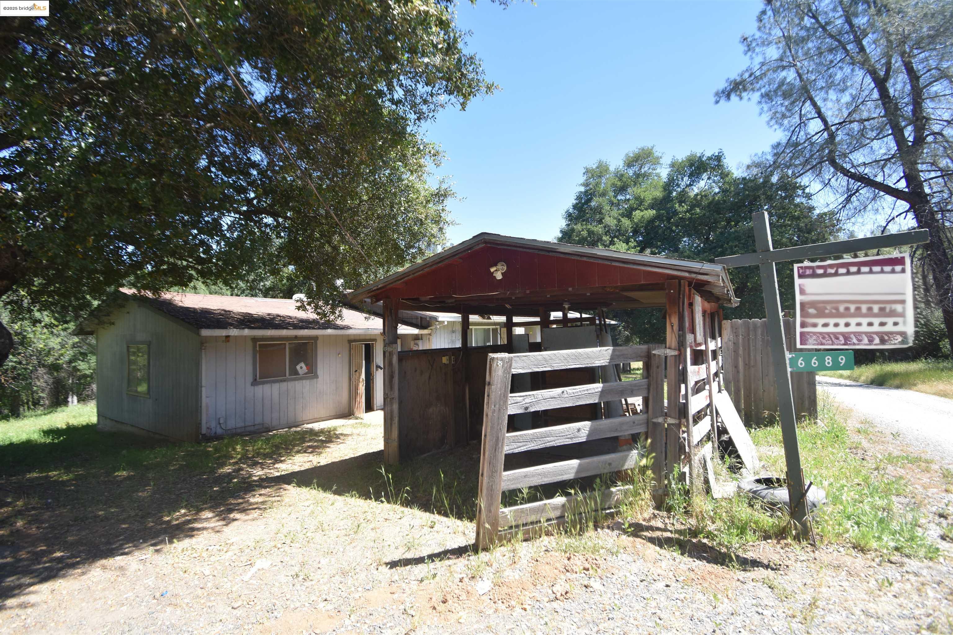 Detail Gallery Image 4 of 23 For 6689 Miller Ranch Rd, Mountain Ranch,  CA 95246 - 3 Beds | 2 Baths