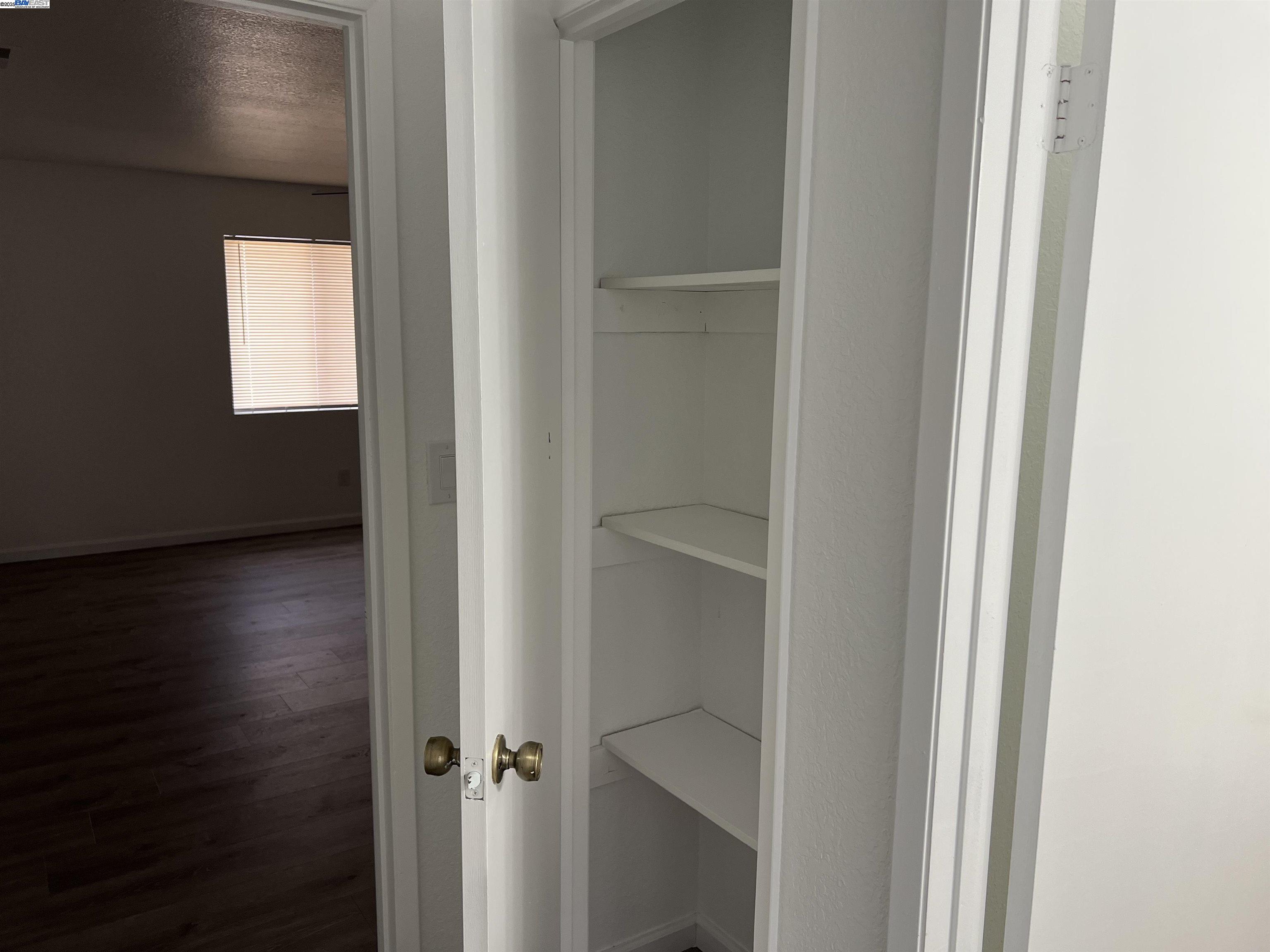 Detail Gallery Image 12 of 14 For 1015 W 9th #6,  Tracy,  CA 95376 - 2 Beds | 1/1 Baths