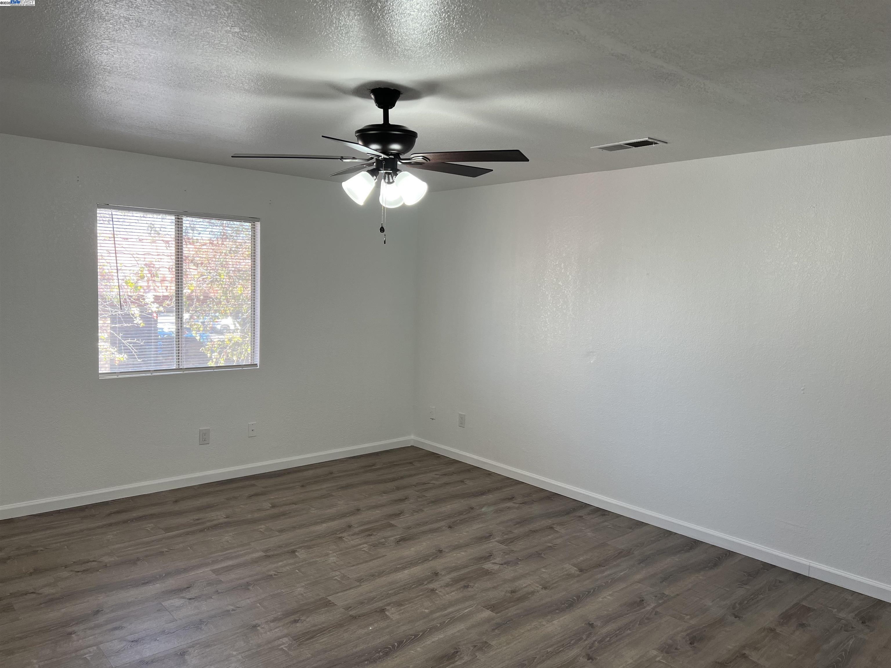 Detail Gallery Image 13 of 14 For 1015 W 9th #6,  Tracy,  CA 95376 - 2 Beds | 1/1 Baths