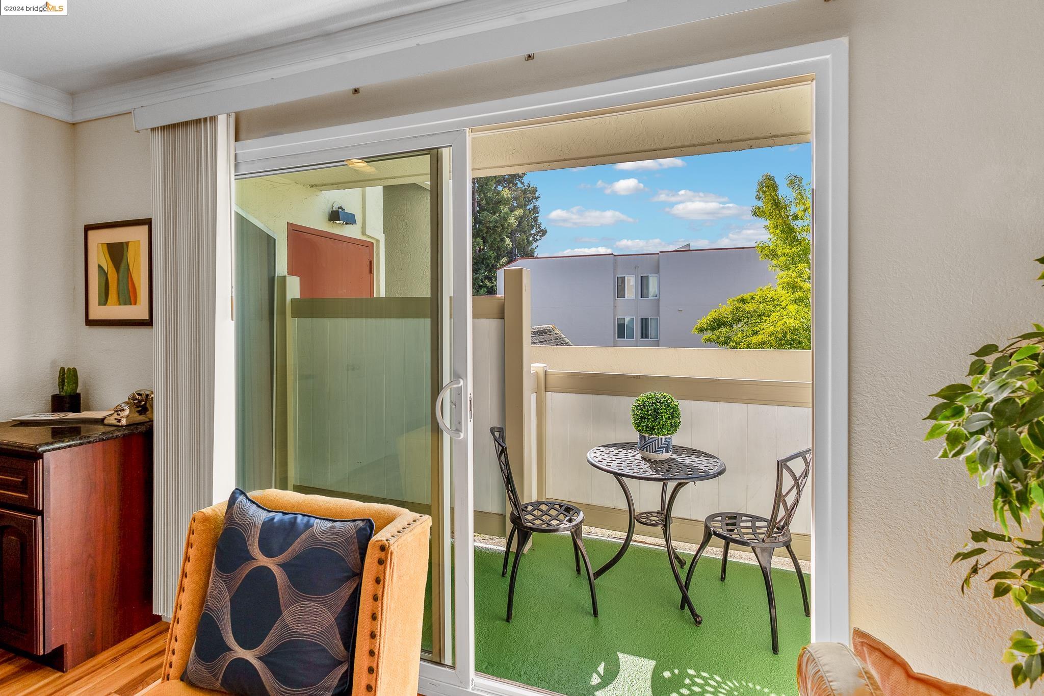 Photo #5: 41085804 Listing 