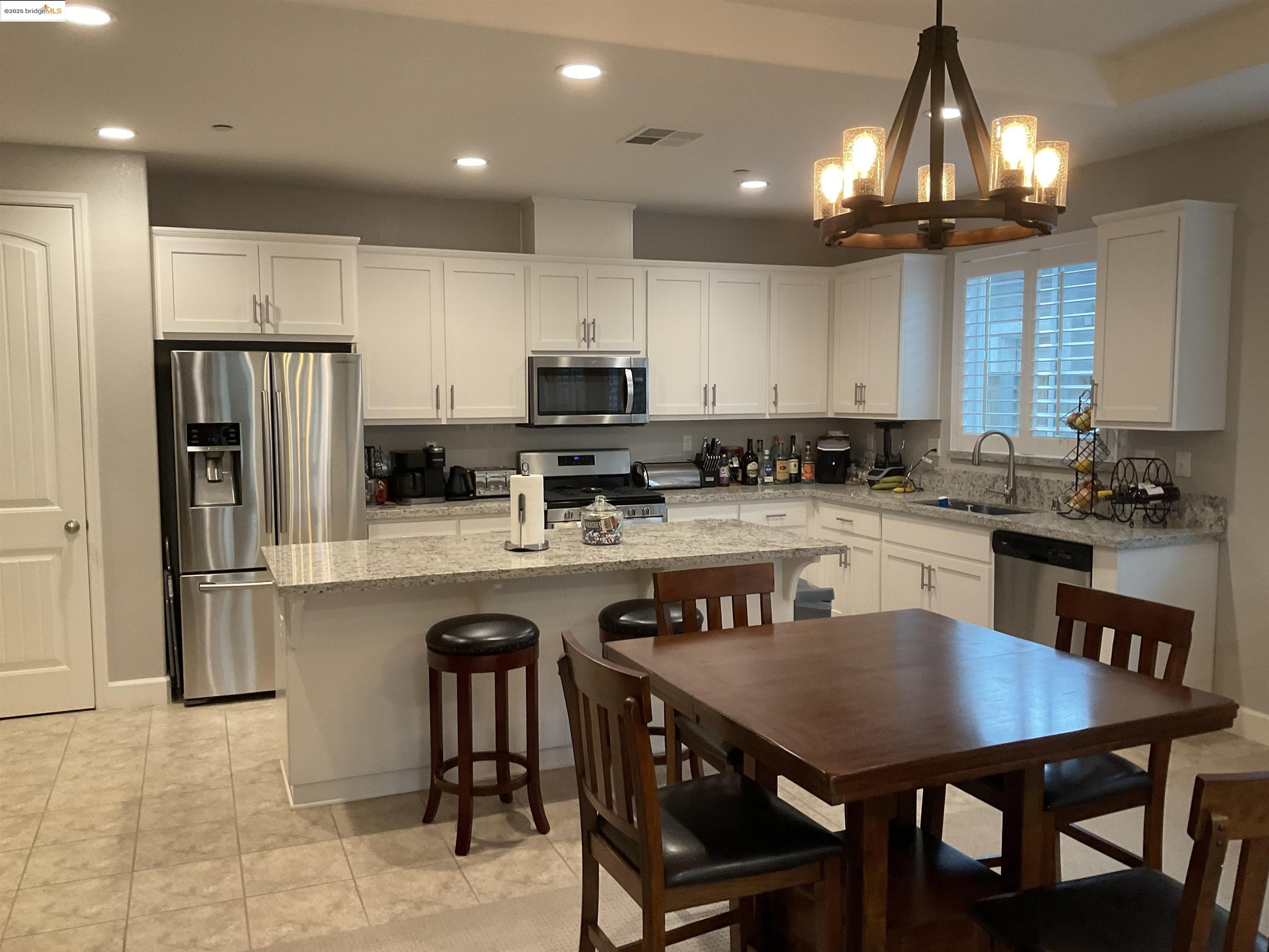Detail Gallery Image 2 of 12 For 4730 Fuschia Way, Oakley,  CA 94561 - 4 Beds | 3 Baths