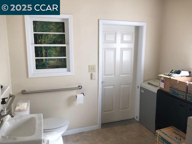 Detail Gallery Image 14 of 16 For 4 Wygal Dr, Martinez,  CA 94553 - 3 Beds | 1/1 Baths