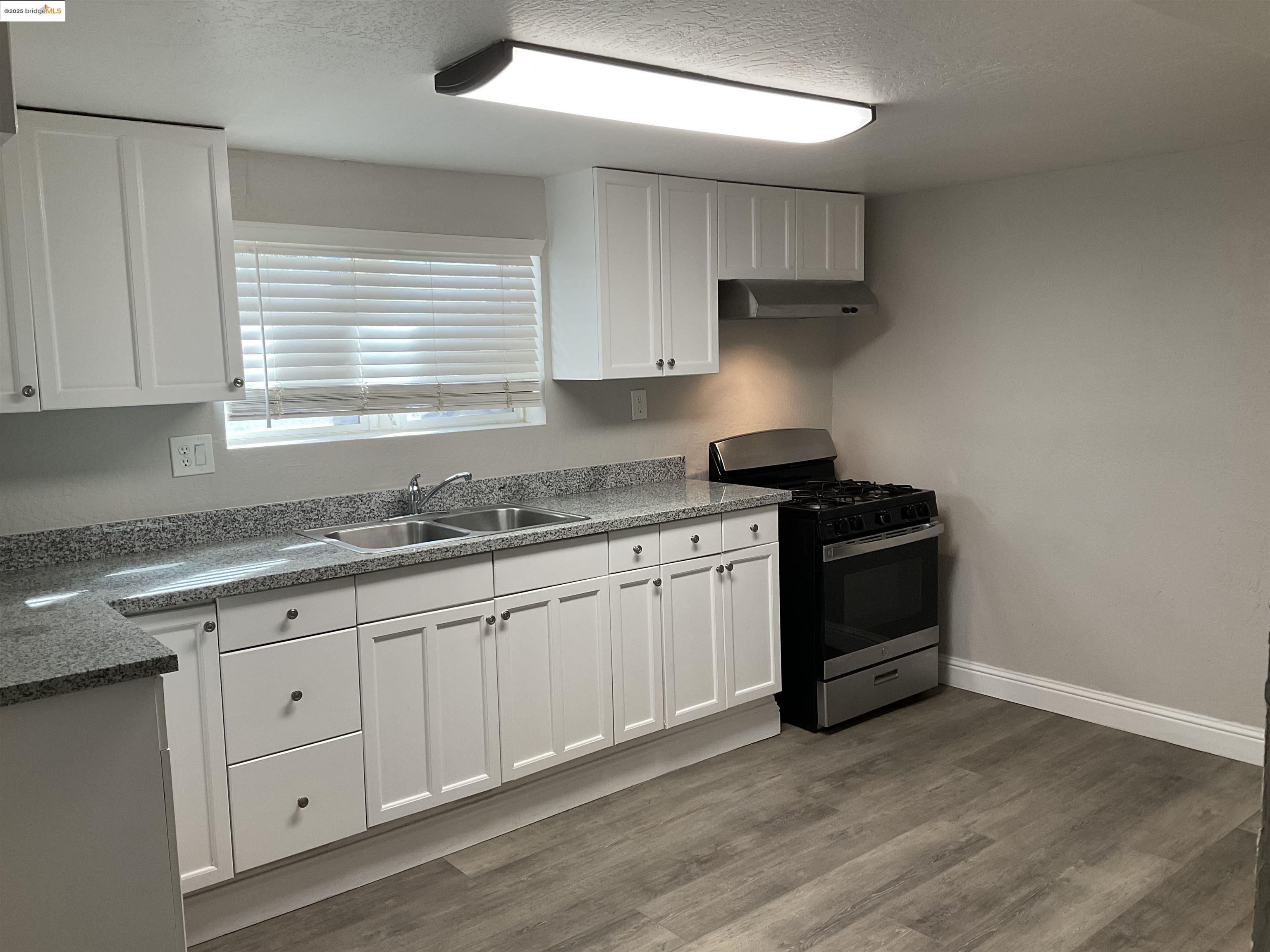 Detail Gallery Image 2 of 7 For 619 W 17th St. #B,  Antioch,  CA 94509 - 3 Beds | 1 Baths