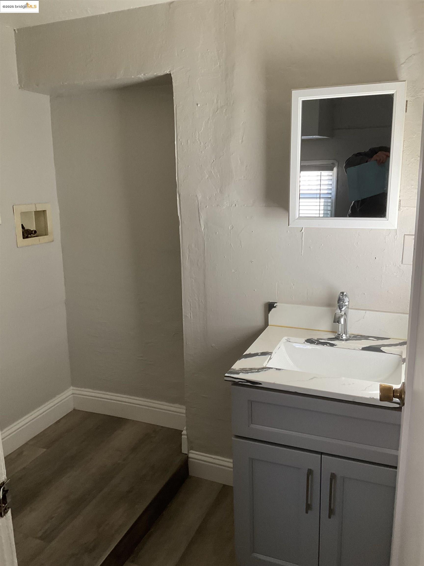 Detail Gallery Image 6 of 7 For 619 W 17th St. #B,  Antioch,  CA 94509 - 3 Beds | 1 Baths