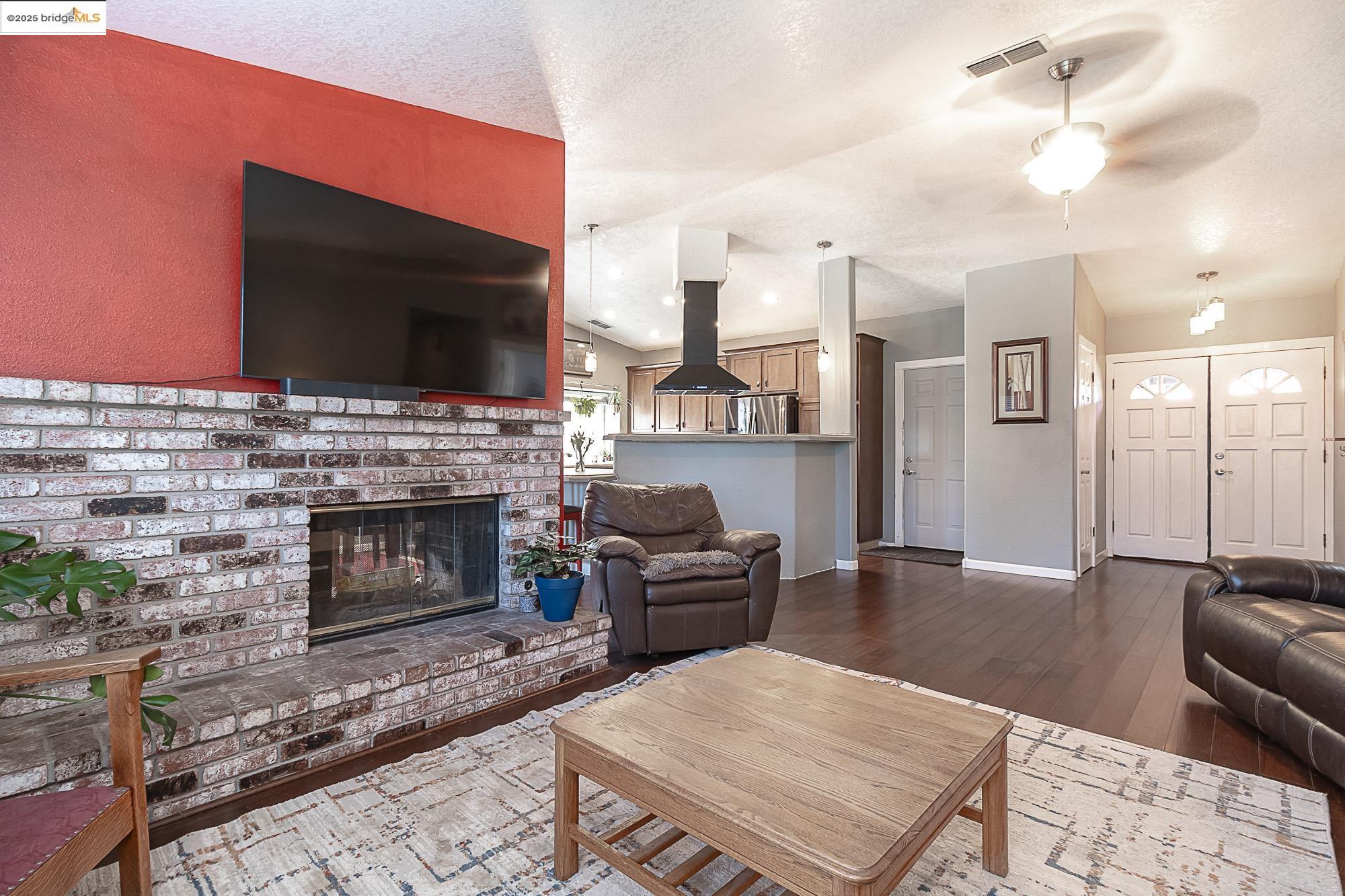 Detail Gallery Image 11 of 28 For 1800 7th St, Hughson,  CA 95326 - 4 Beds | 2 Baths